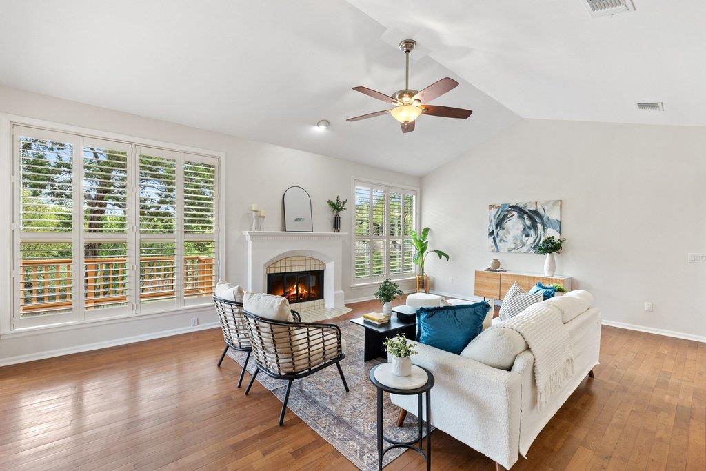 120 Royal Oak Ln, Lakeway, TX 78734