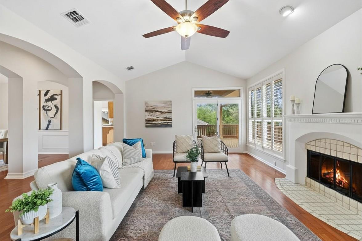 120 Royal Oak Ln, Lakeway, TX 78734