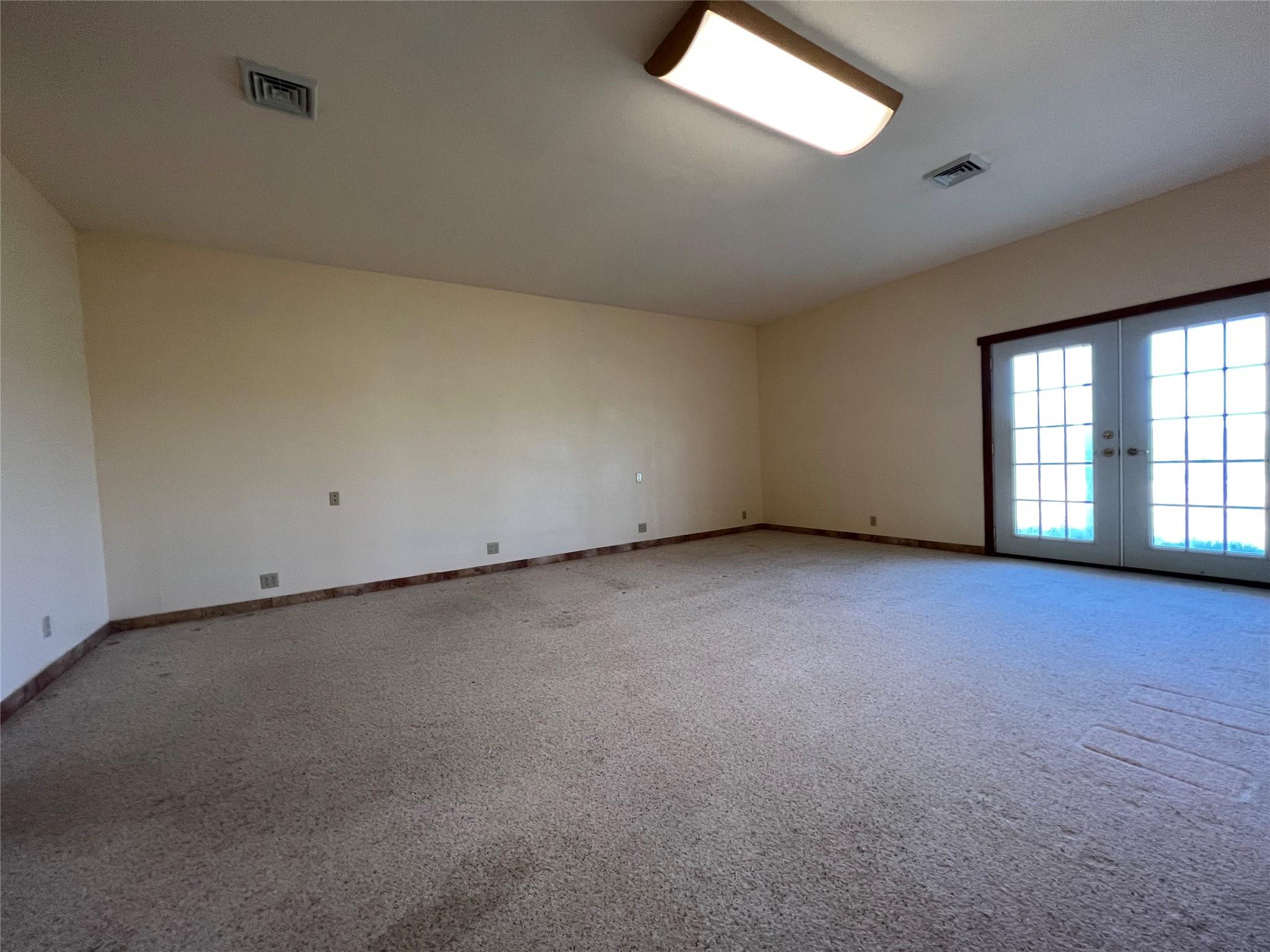 333 County Road 497, Taylor, TX 76574