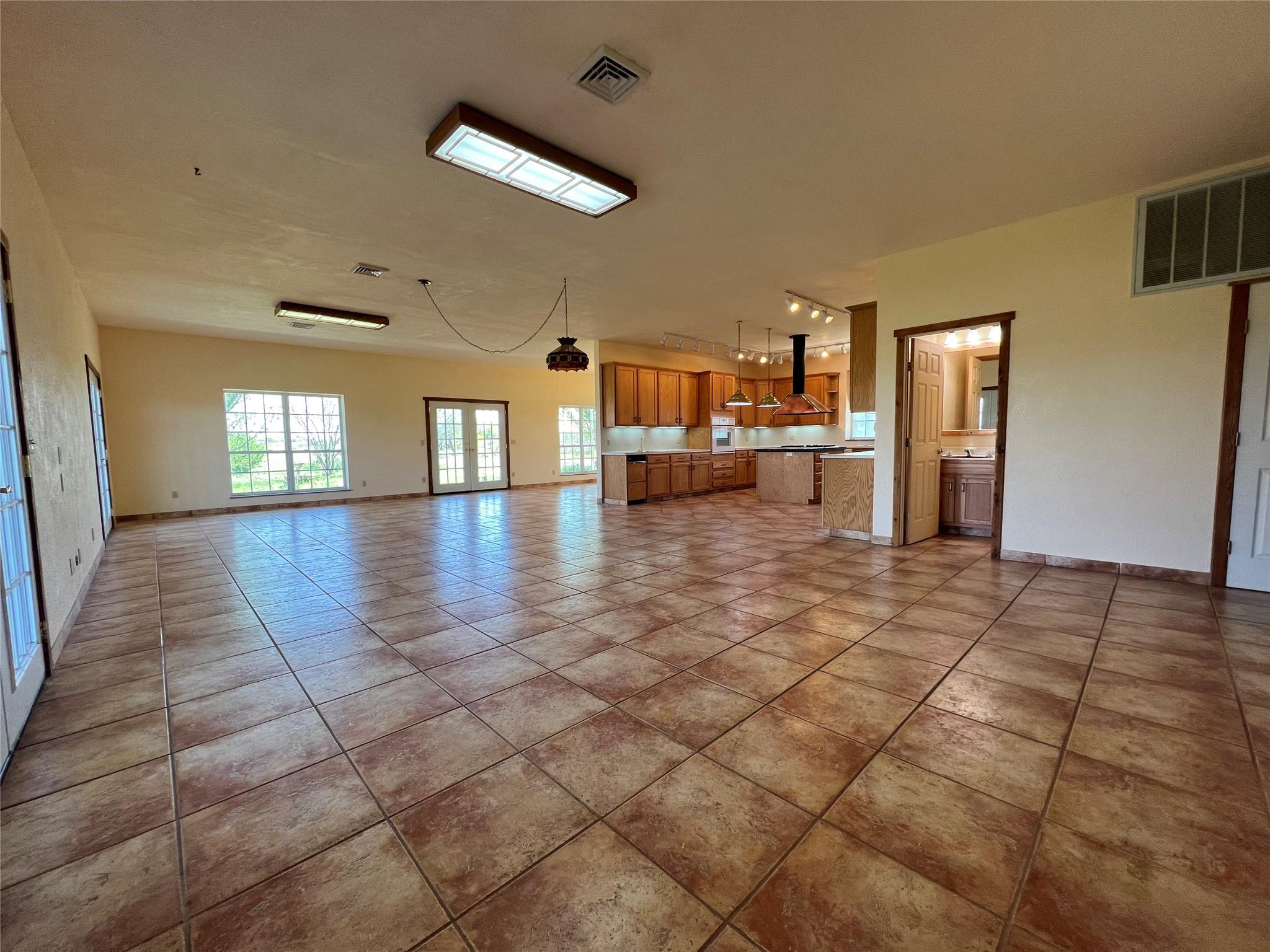 333 County Road 497, Taylor, TX 76574