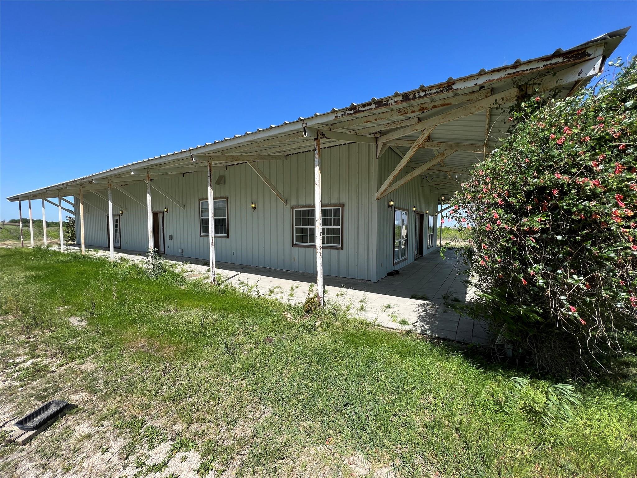333 County Road 497, Taylor, TX 76574