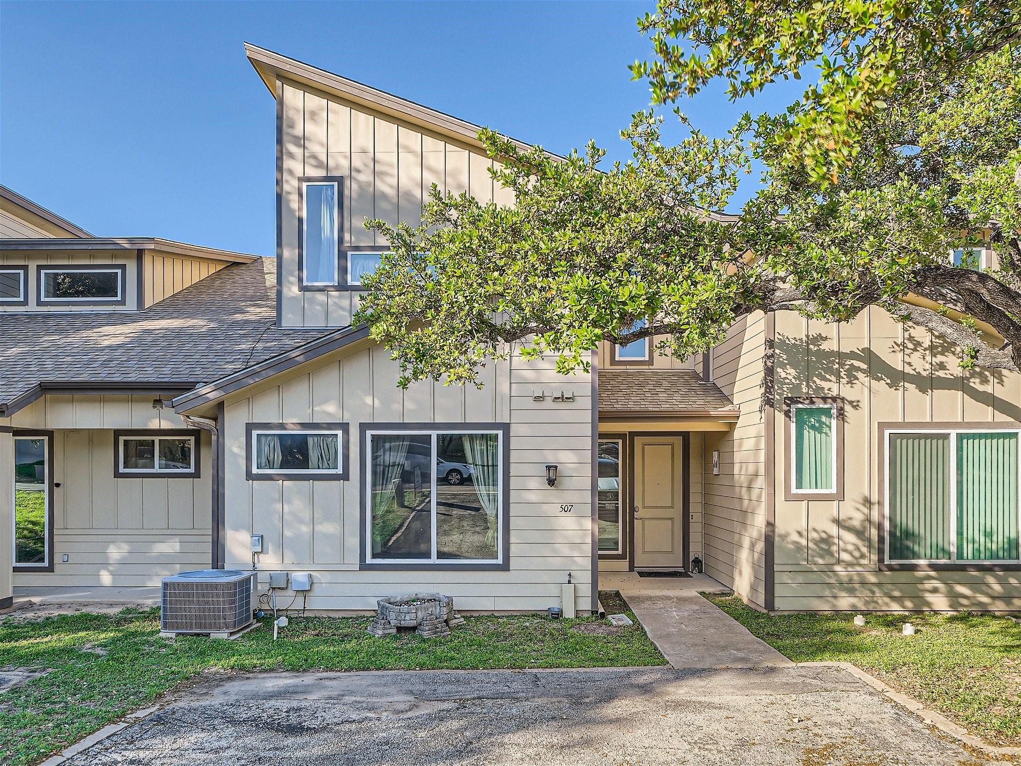 507 Venture Blvd S, Point Venture, TX 78645