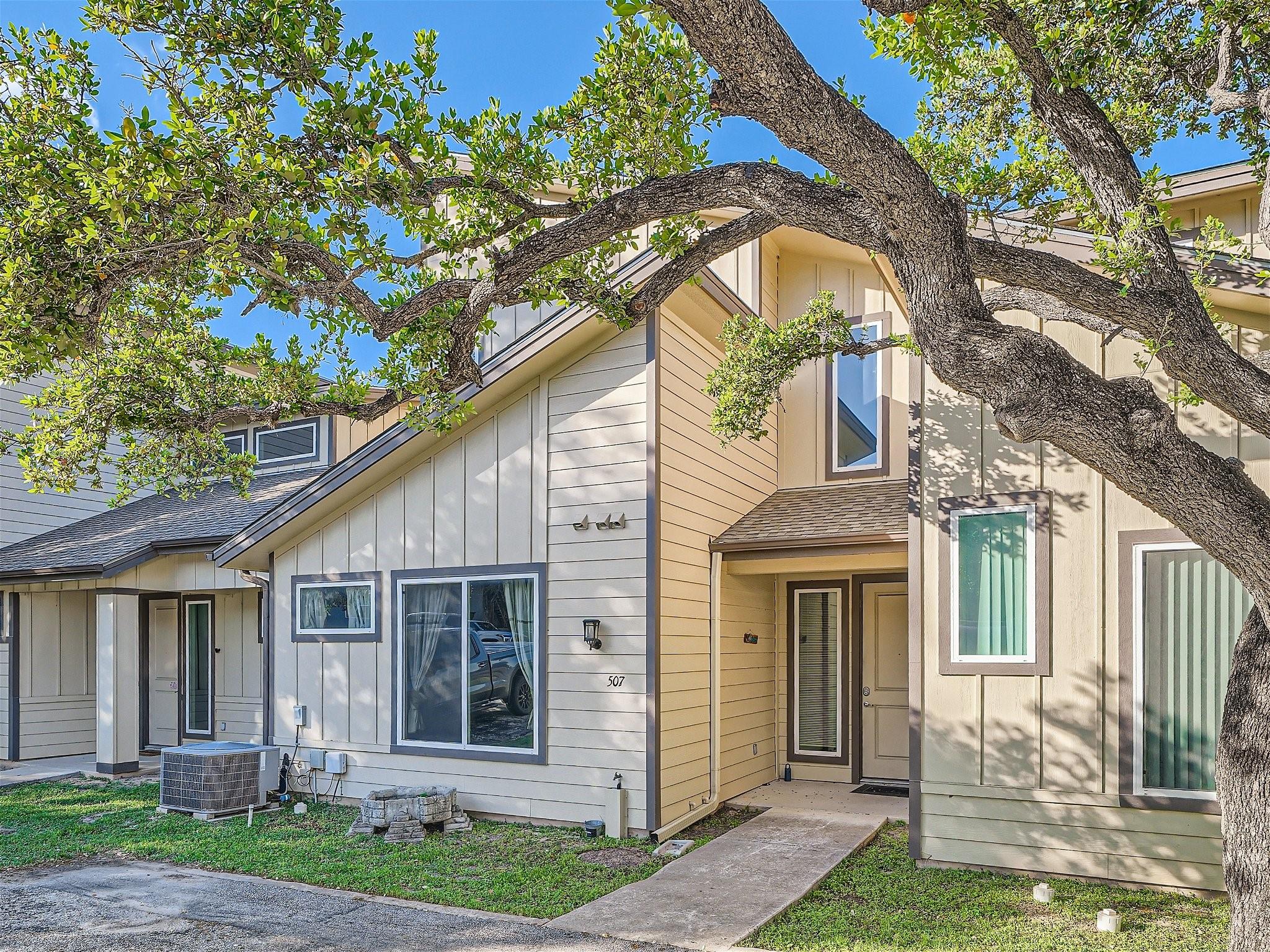 507 Venture Blvd S, Point Venture, TX 78645