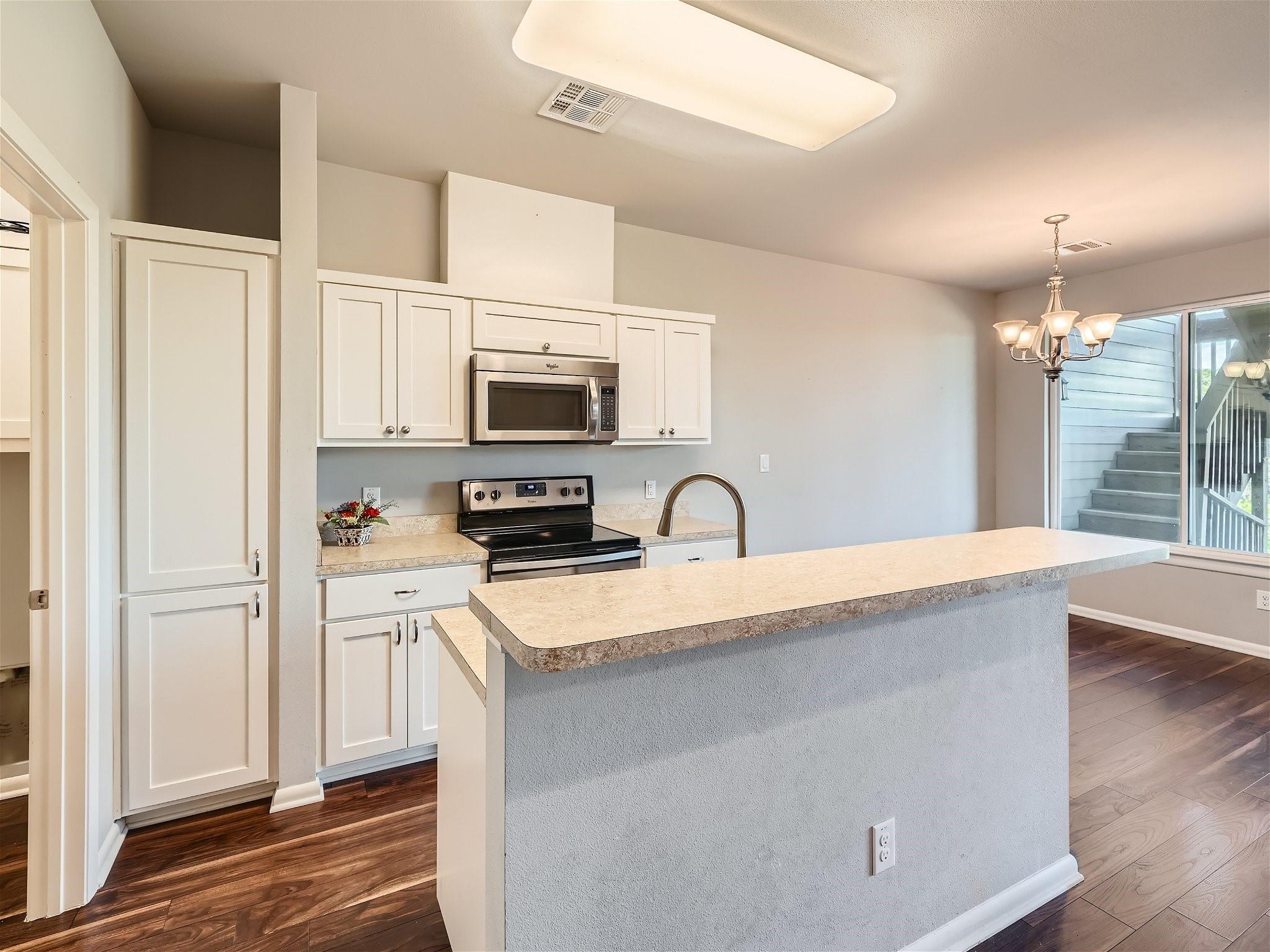 507 Venture Blvd S, Point Venture, TX 78645