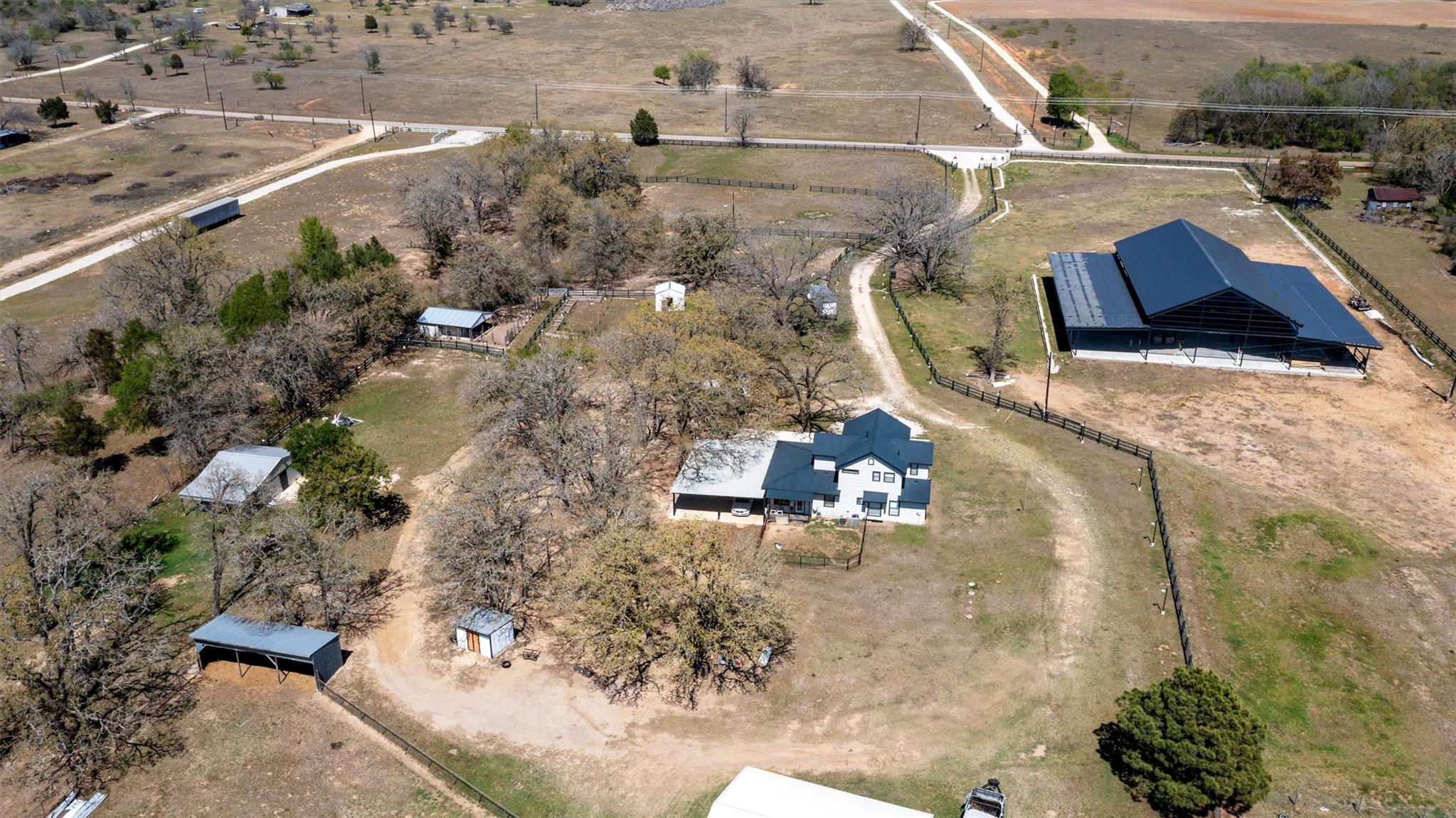 359 N County Line Rd, Elgin, TX 78621