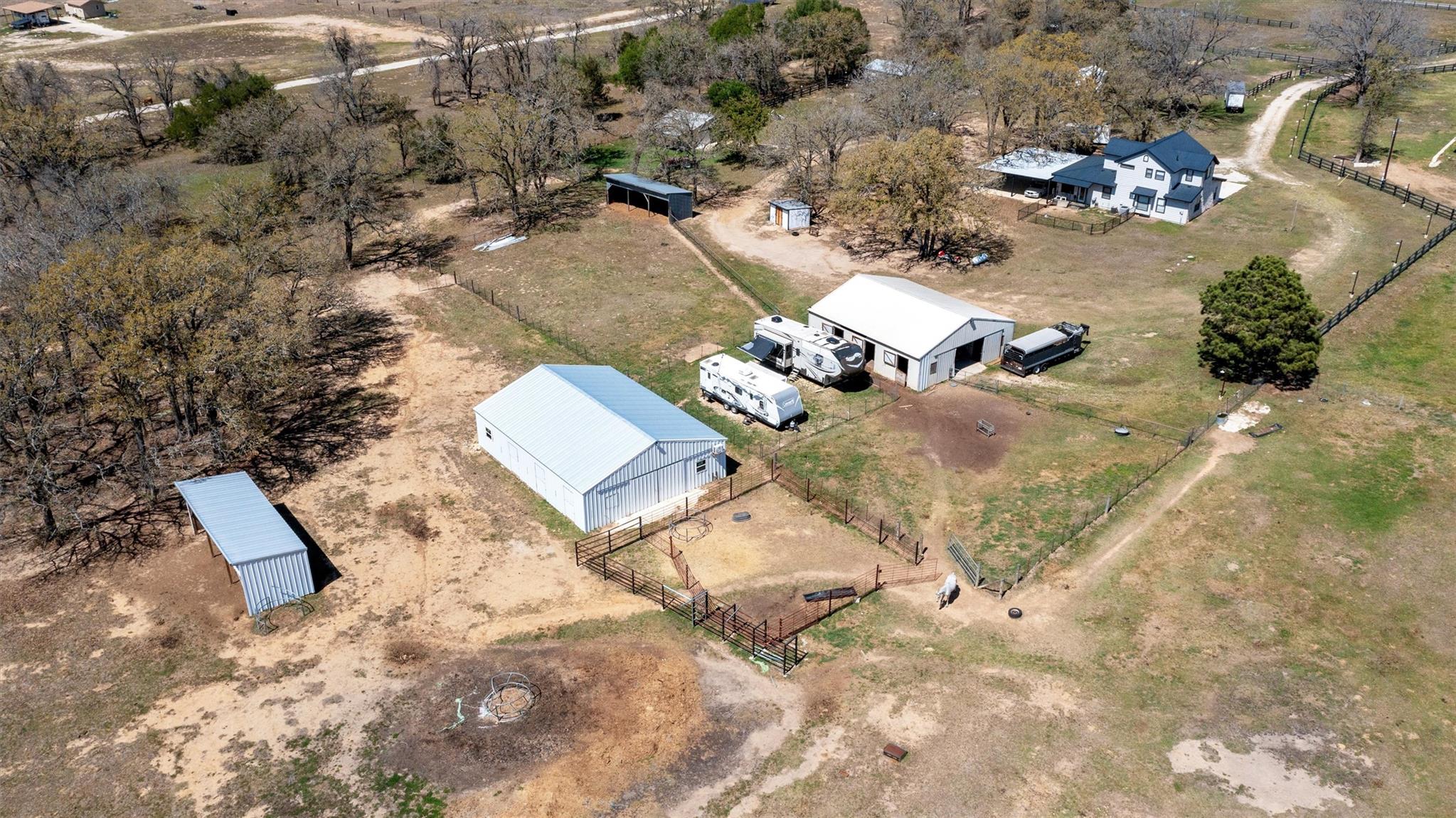 359 N County Line Rd, Elgin, TX 78621