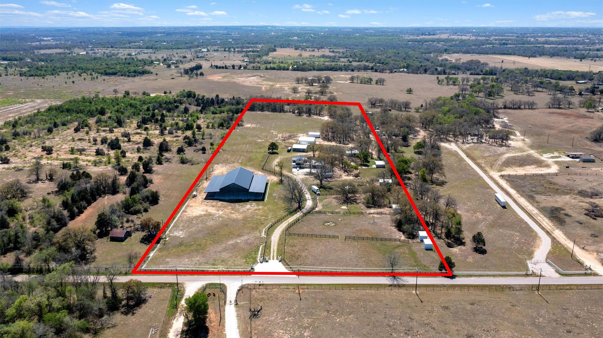 359 N County Line Rd, Elgin, TX 78621