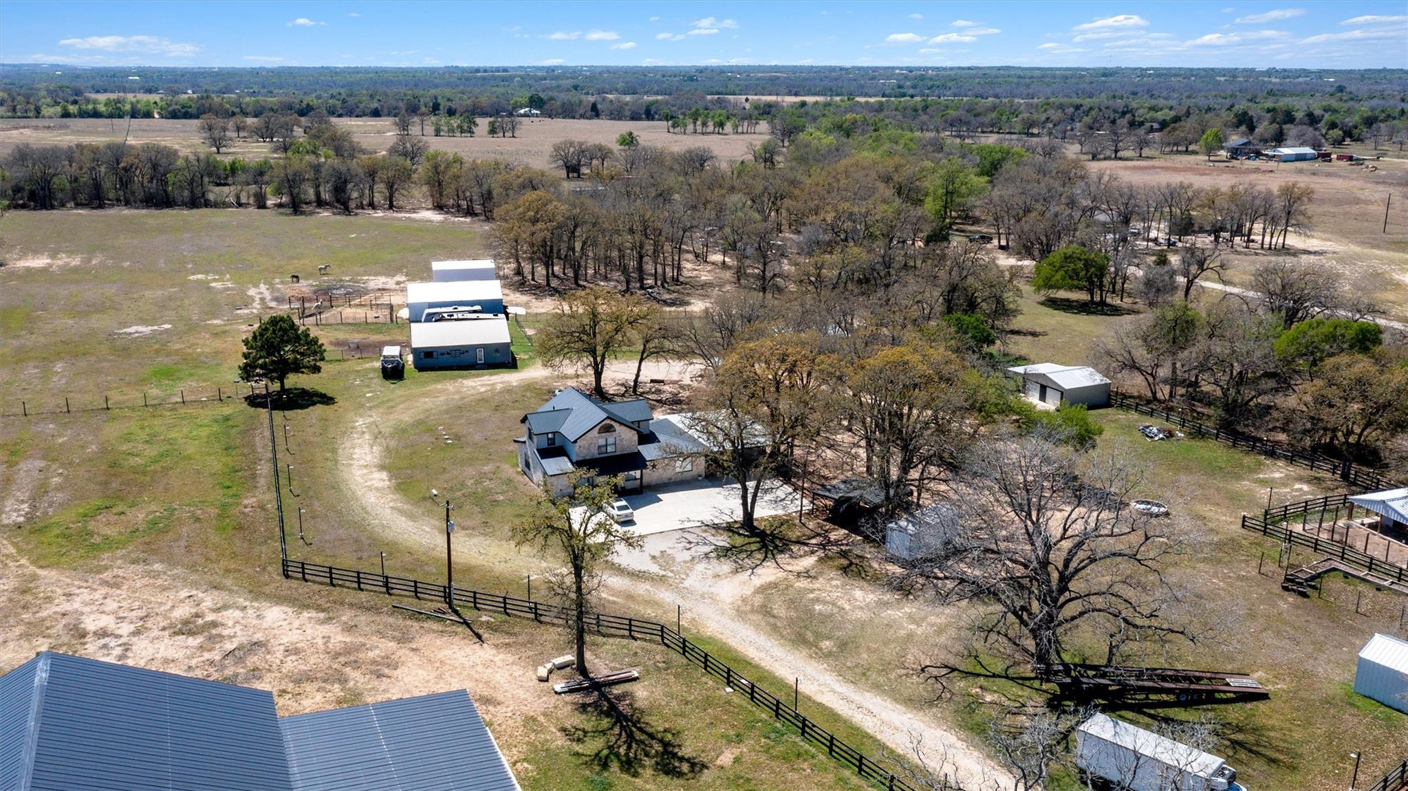 359 N County Line Rd, Elgin, TX 78621