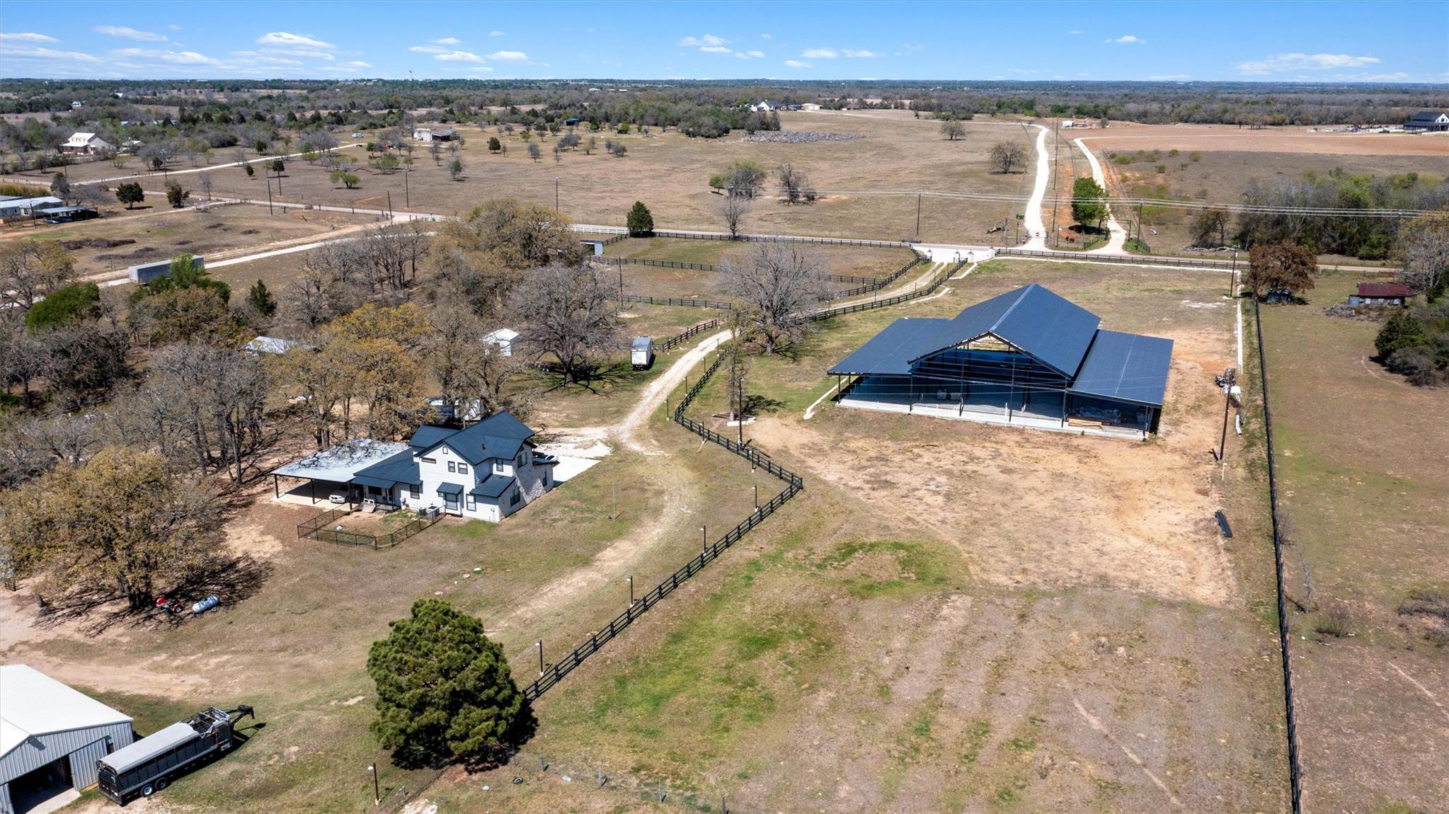 359 N County Line Rd, Elgin, TX 78621