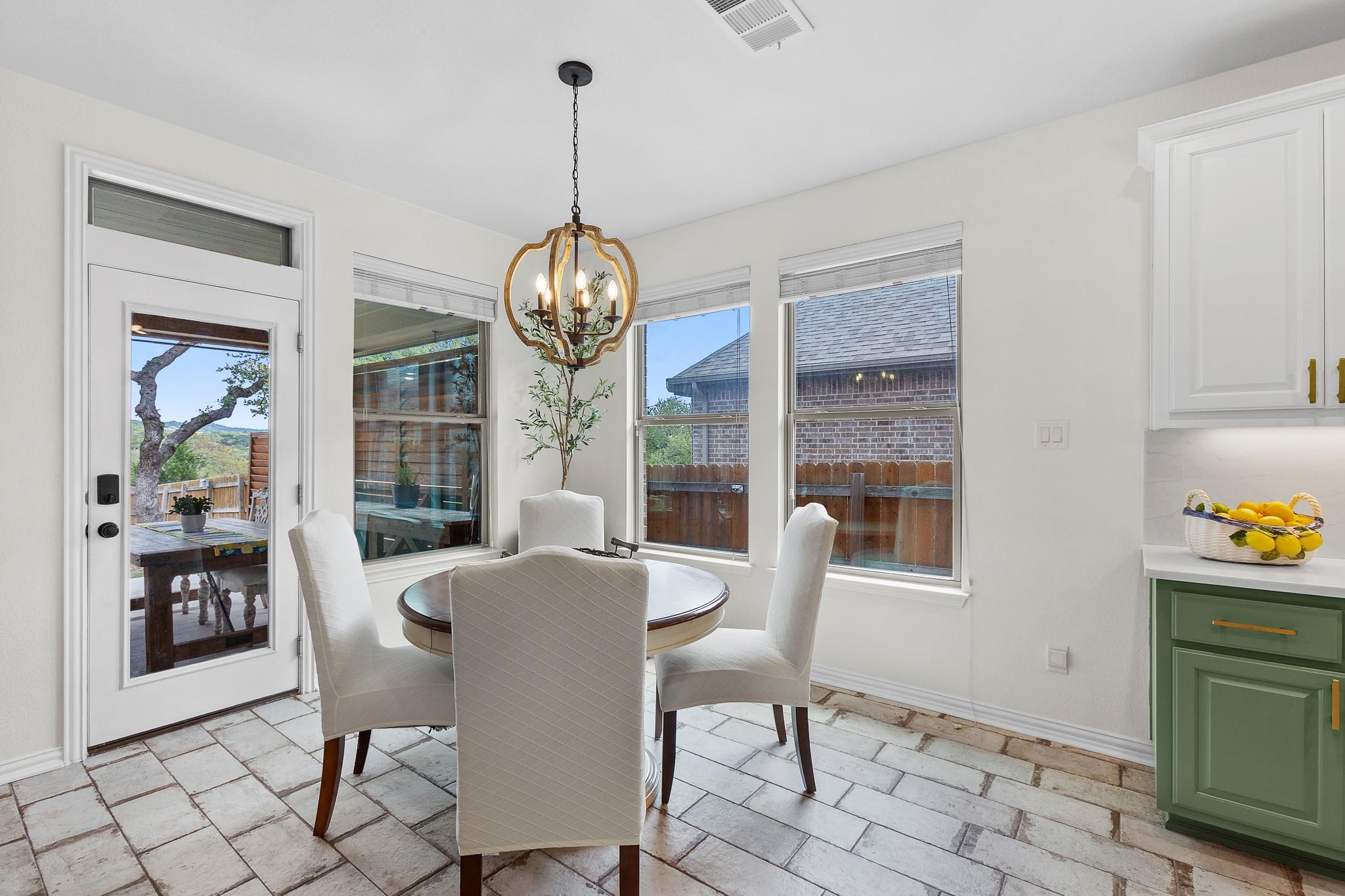 7613 Turnback Ledge Trl, Lago Vista, TX 78645