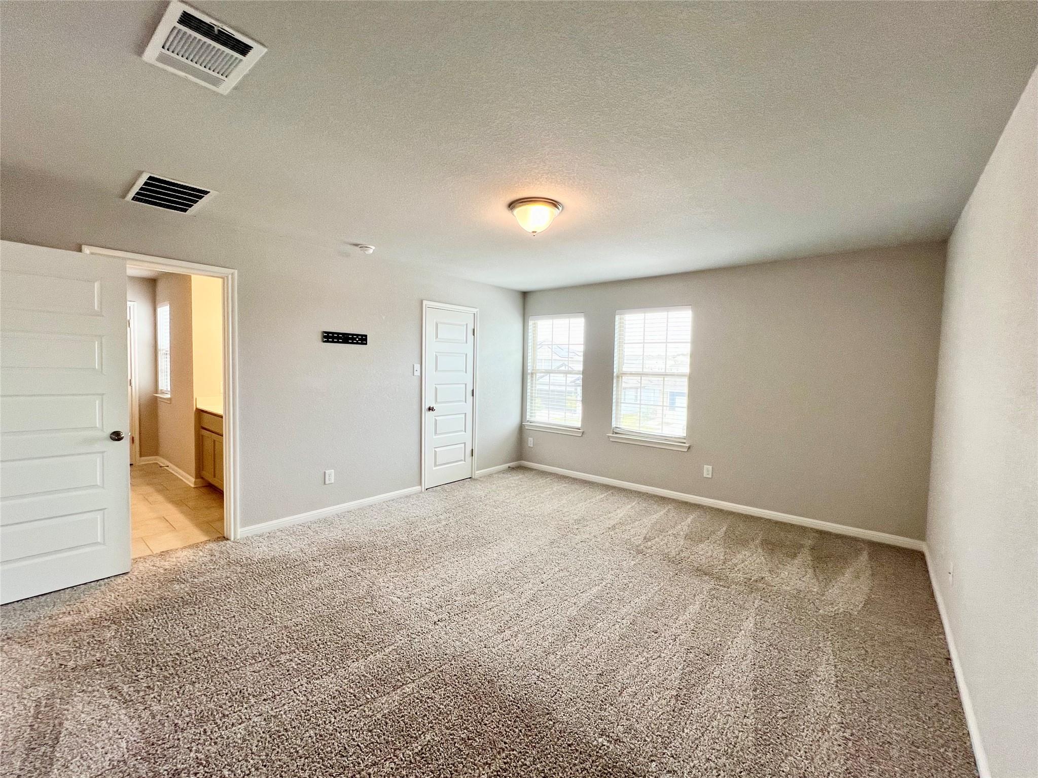 227 Kellys Heroes Way, Jarrell, TX 76537