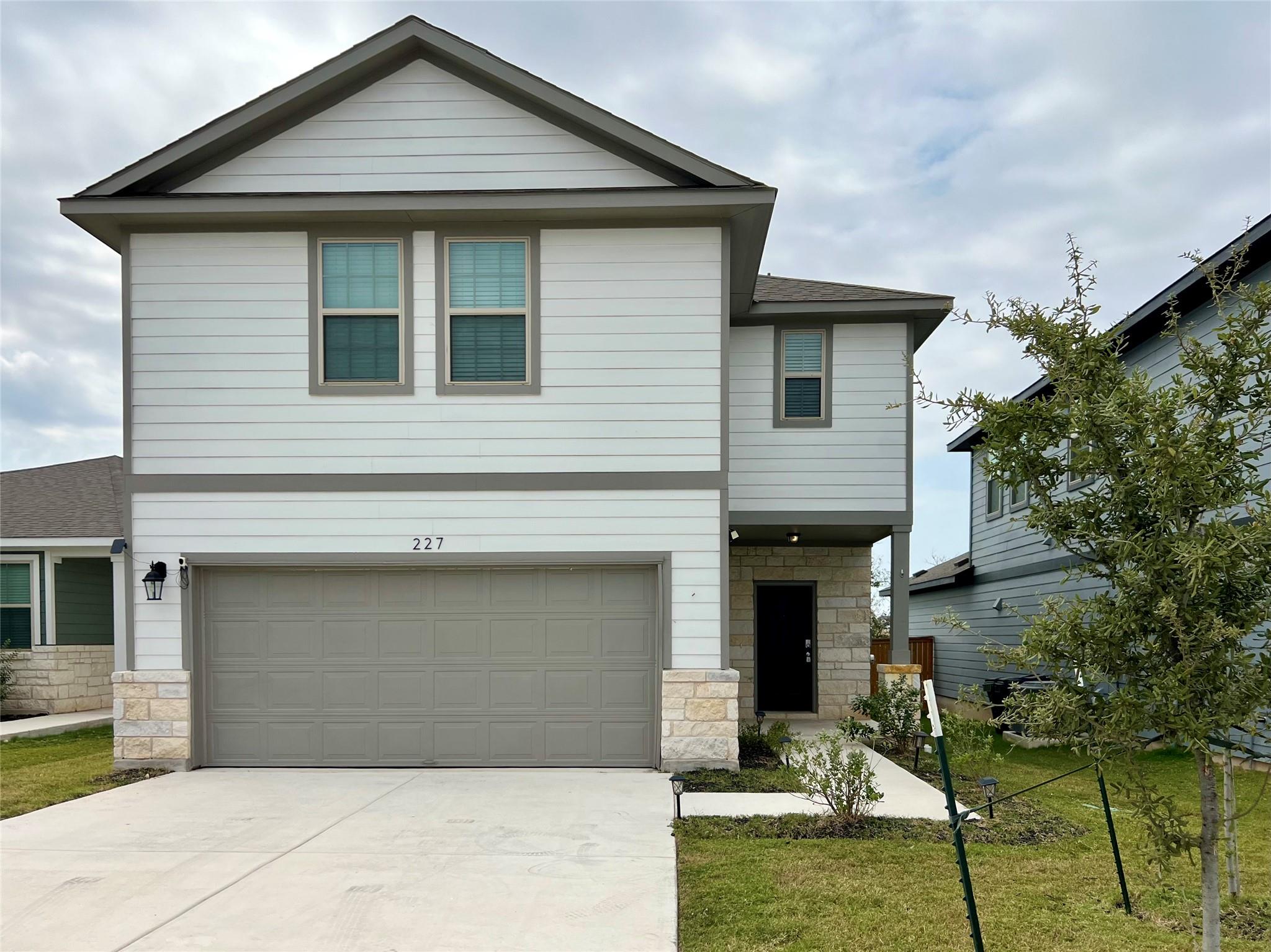 227 Kellys Heroes Way, Jarrell, TX 76537