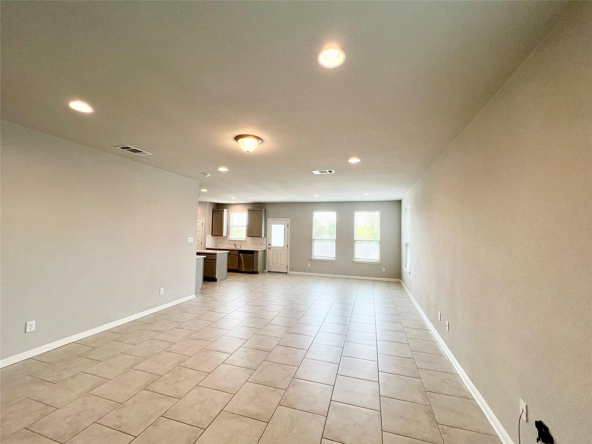 227 Kellys Heroes Way, Jarrell, TX 76537