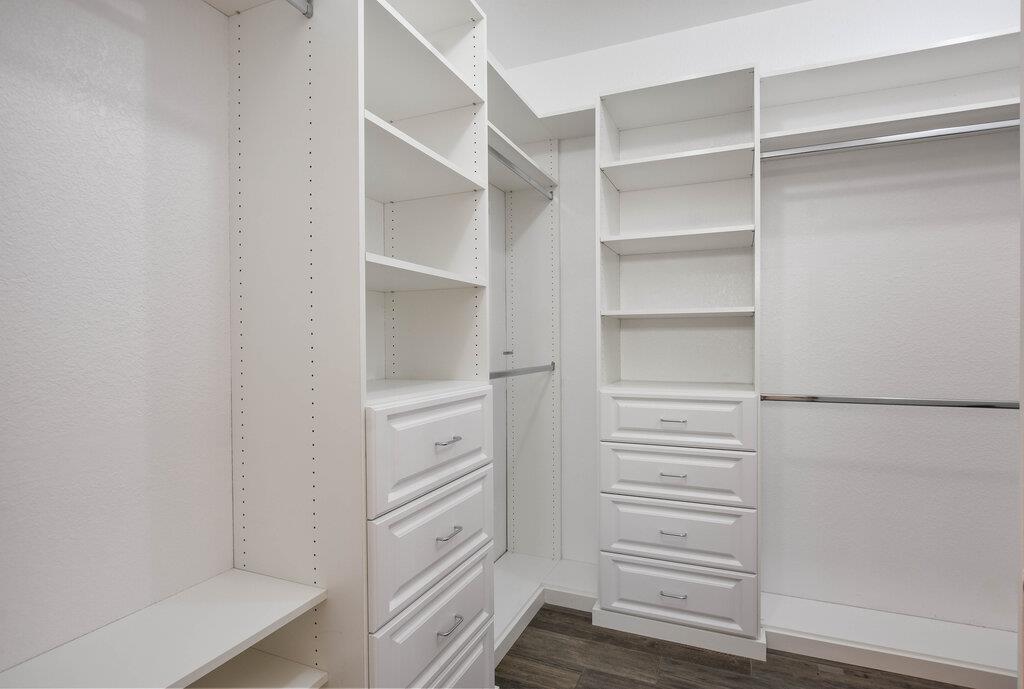 521 Middle Brook Dr, Leander, TX 78641