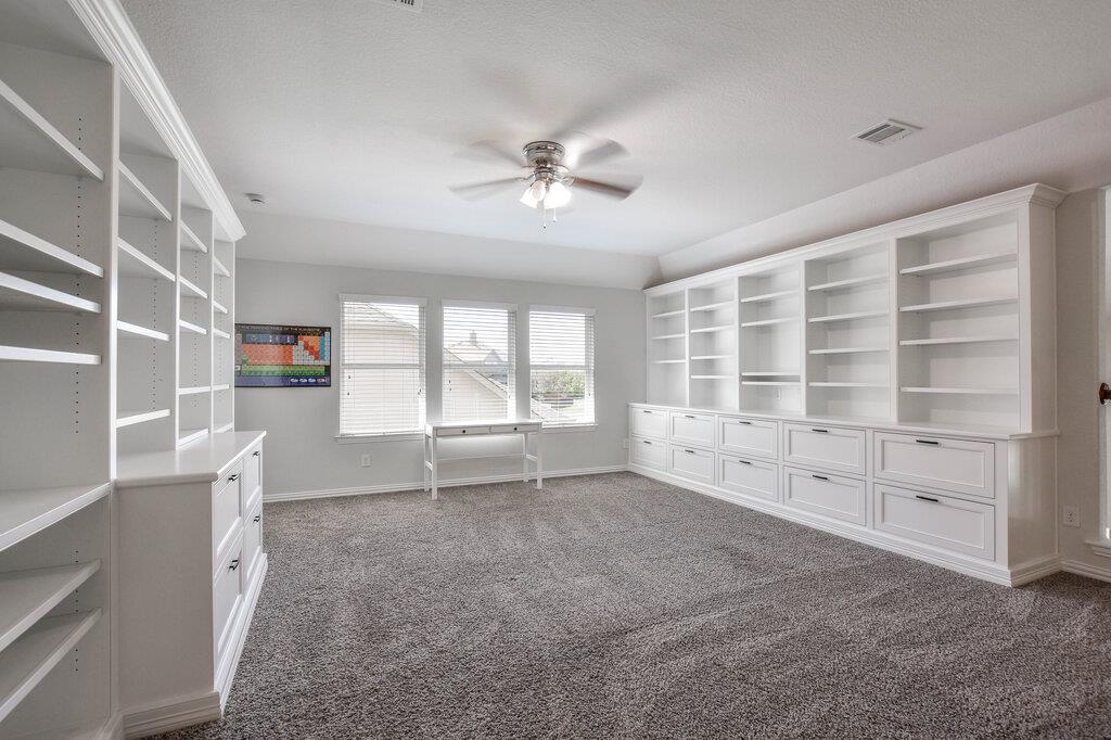 521 Middle Brook Dr, Leander, TX 78641