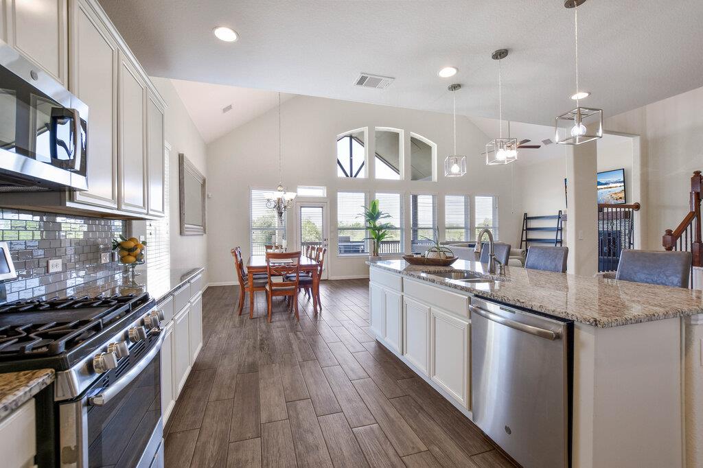 521 Middle Brook Dr, Leander, TX 78641