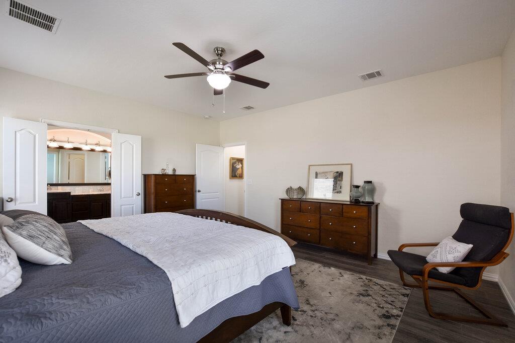 521 Middle Brook Dr, Leander, TX 78641