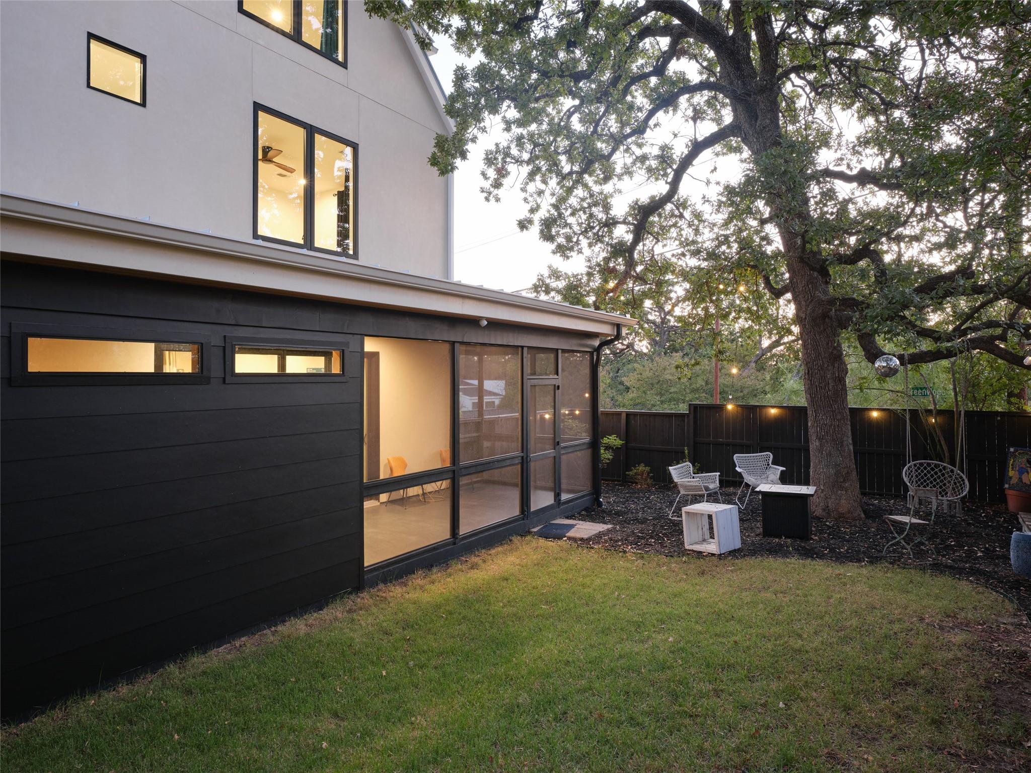 1200 Greenwood Ave, Austin, TX 78721