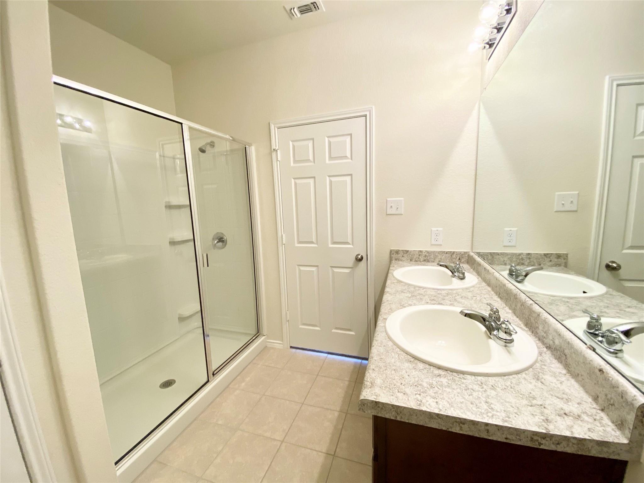 5216 Cressler Ln, Jarrell, TX 76537