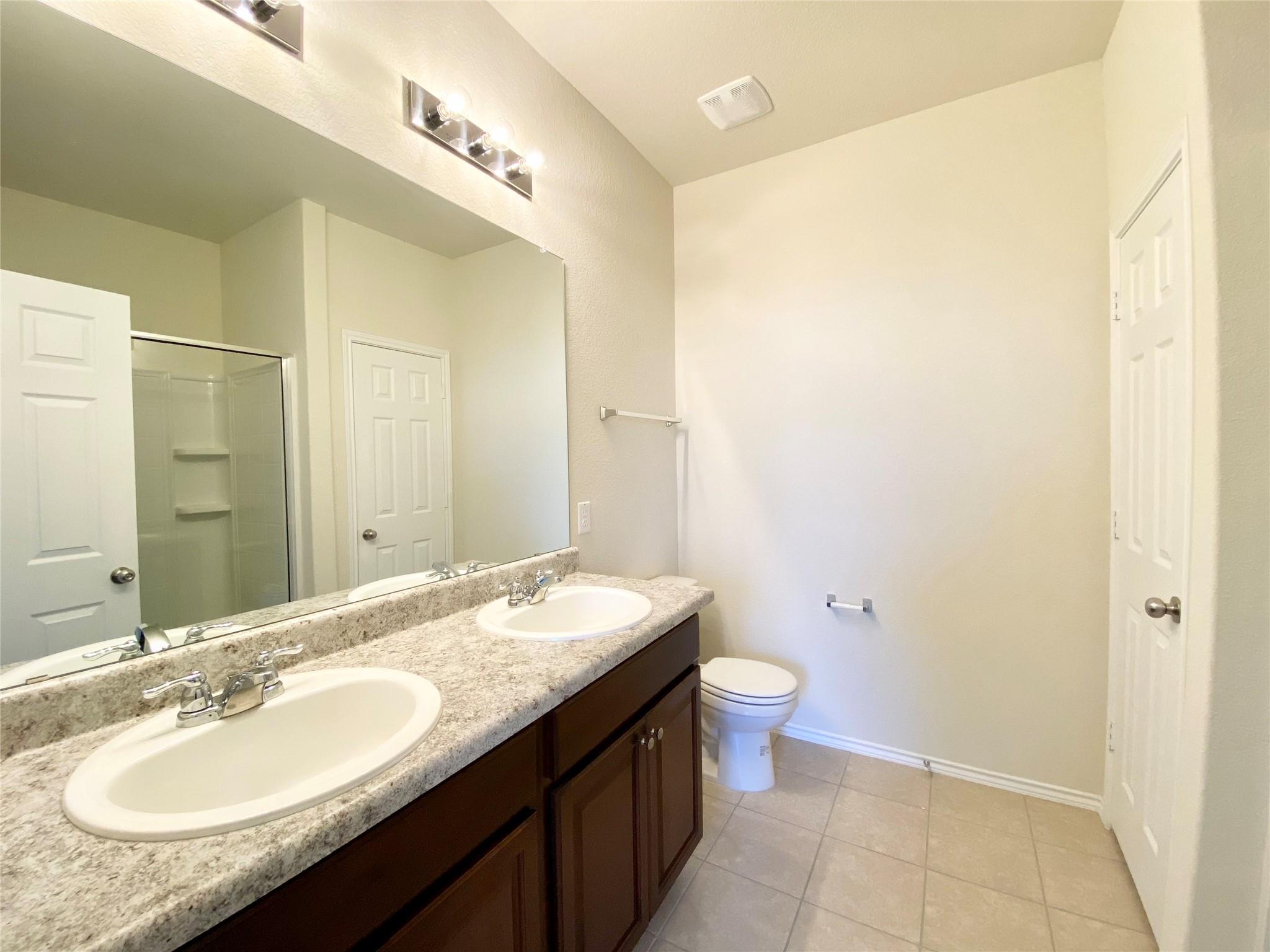 5216 Cressler Ln, Jarrell, TX 76537