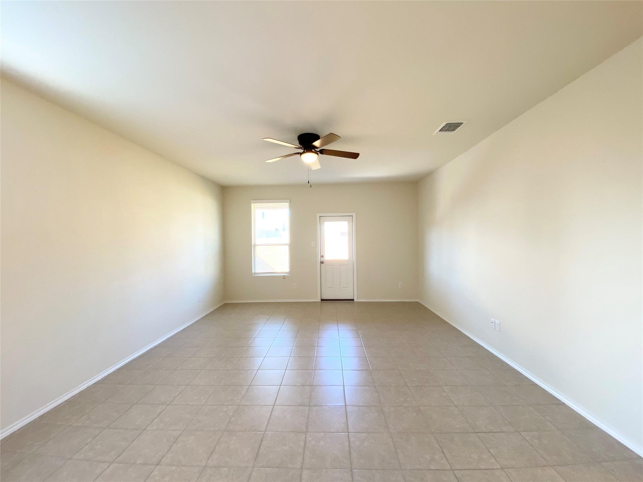 5216 Cressler Ln, Jarrell, TX 76537