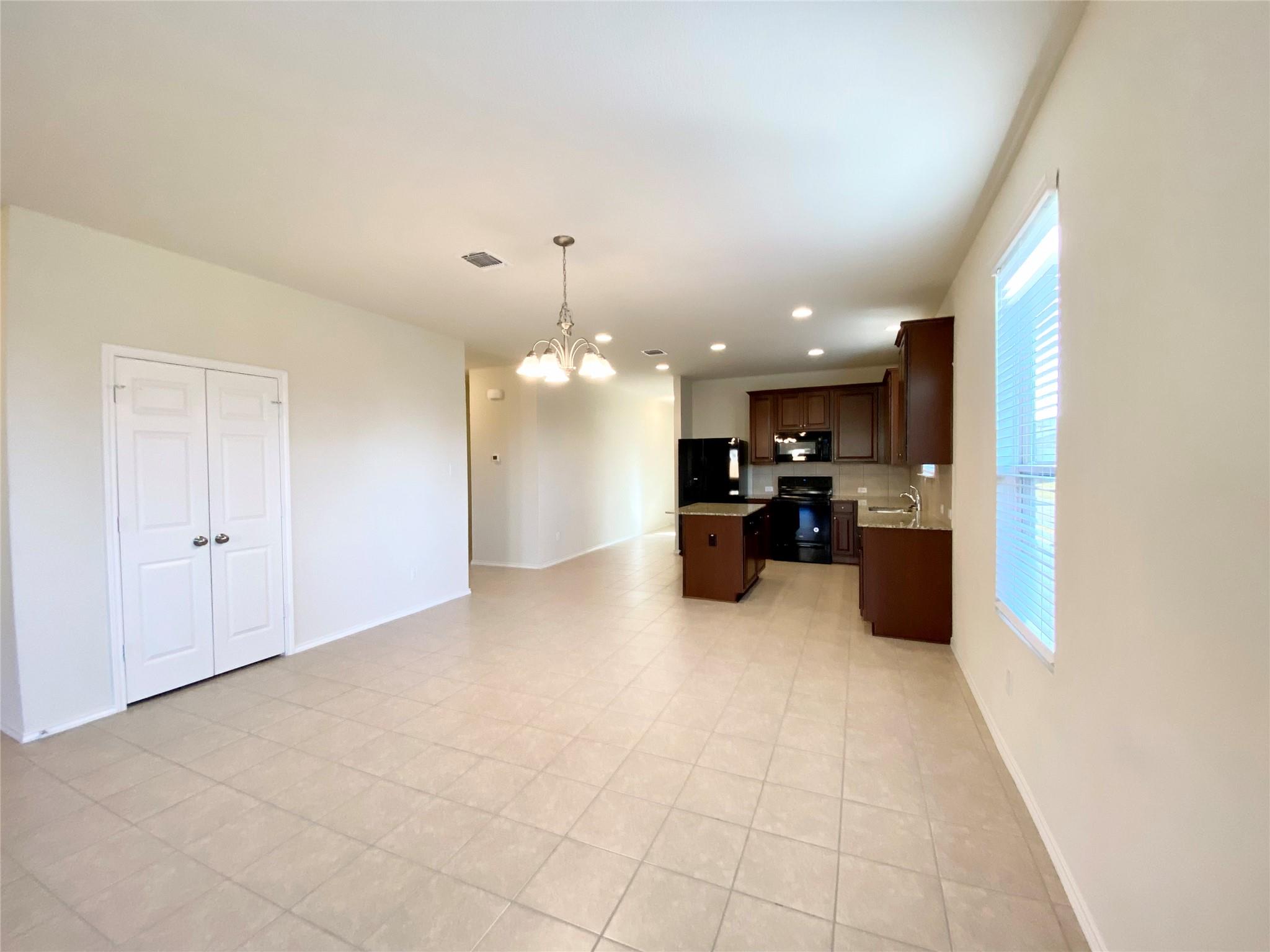 5216 Cressler Ln, Jarrell, TX 76537