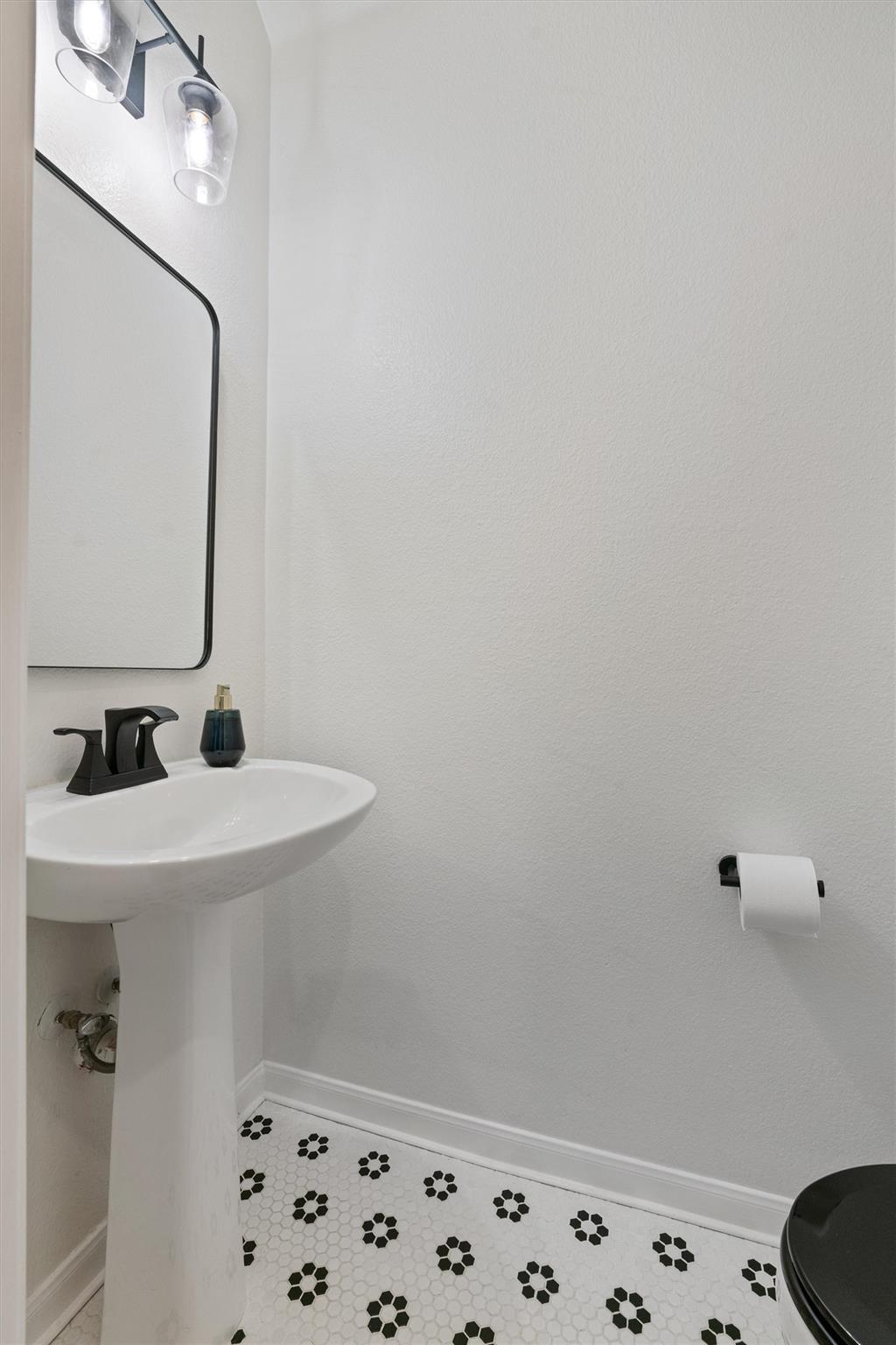 902 Lavender Cv, Pflugerville, TX 78660