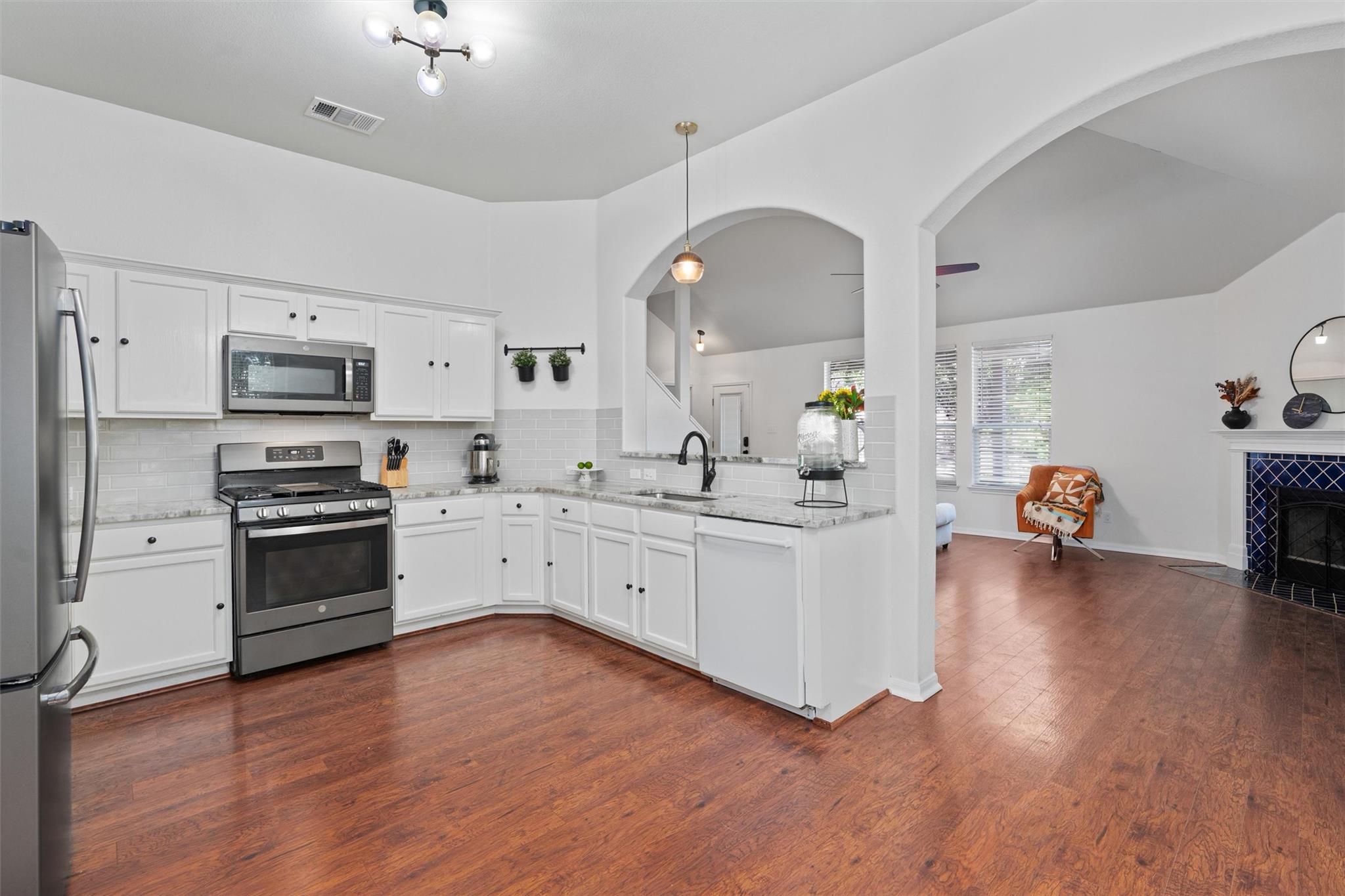 902 Lavender Cv, Pflugerville, TX 78660