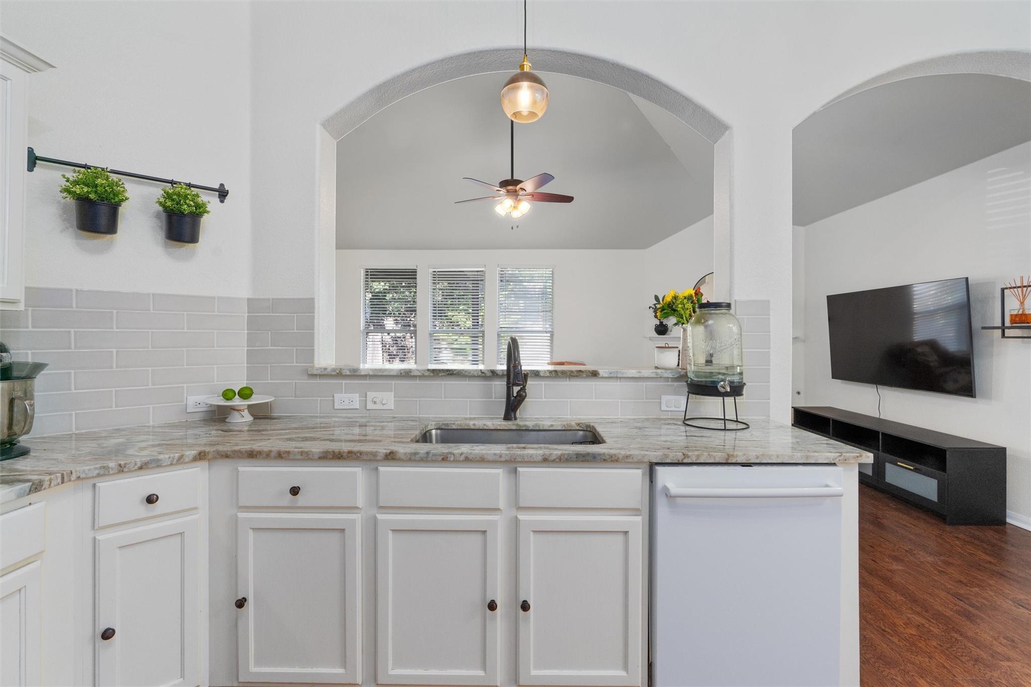 902 Lavender Cv, Pflugerville, TX 78660