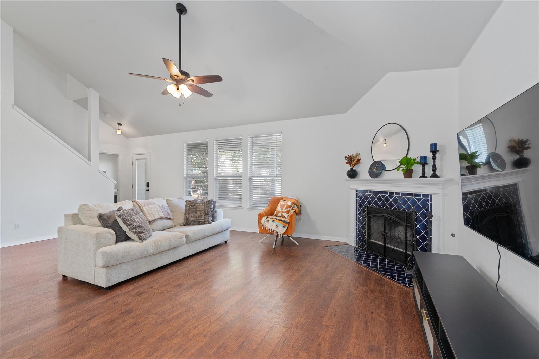 902 Lavender Cv, Pflugerville, TX 78660