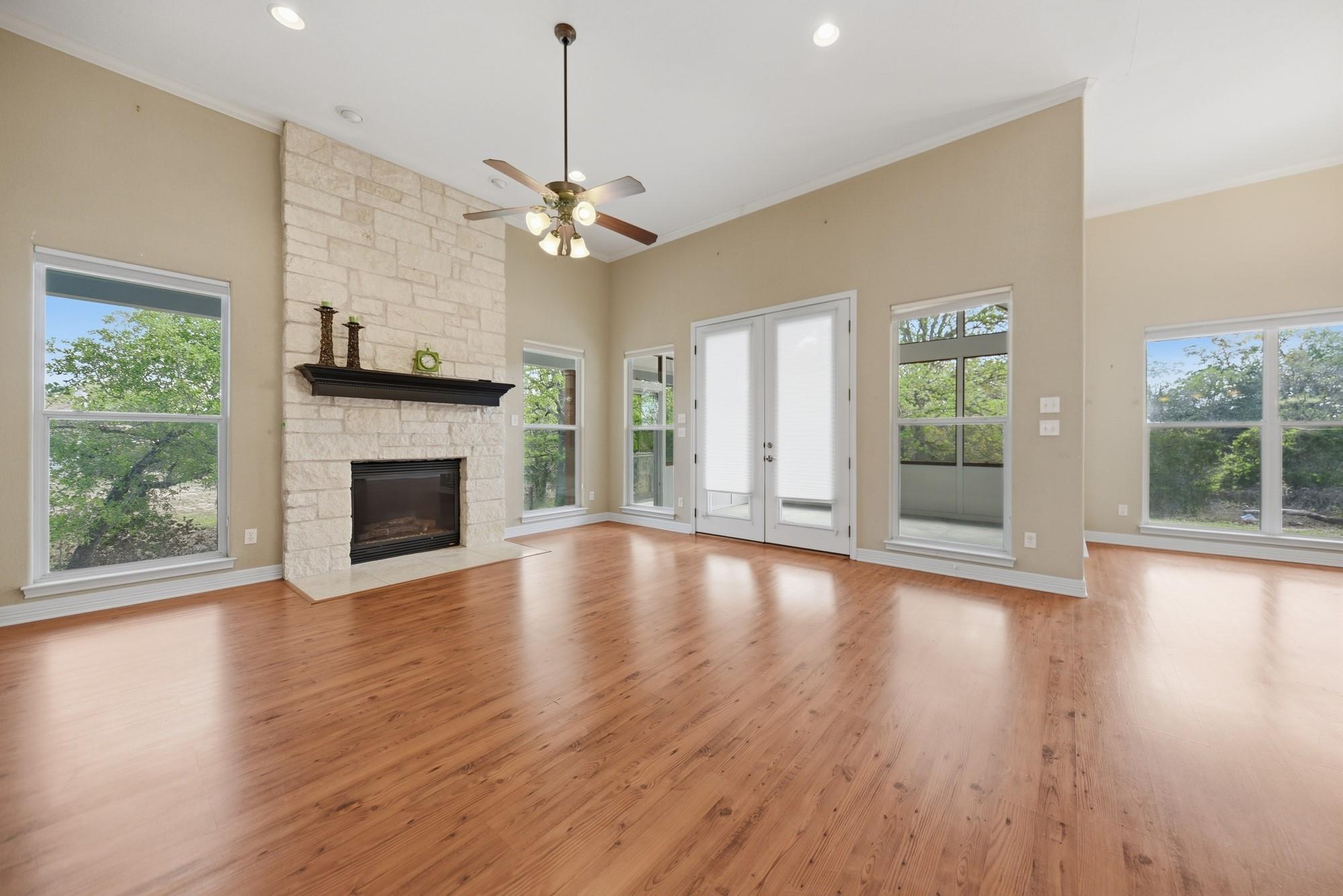 350 Owl Creek Rd, Giddings, TX 78942