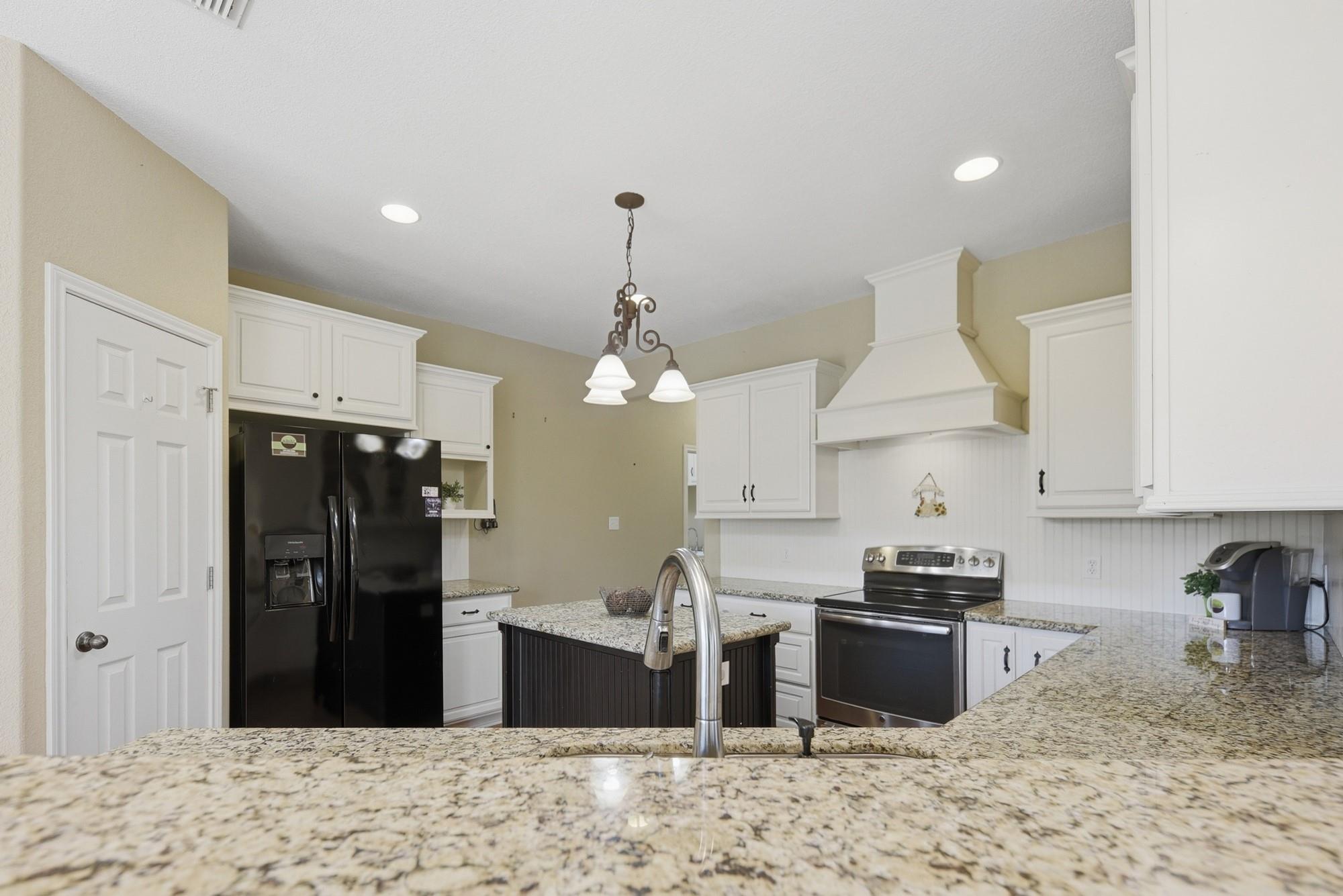 350 Owl Creek Rd, Giddings, TX 78942