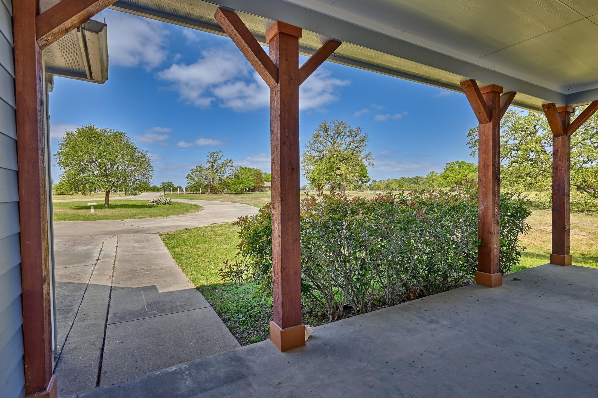 350 Owl Creek Rd, Giddings, TX 78942