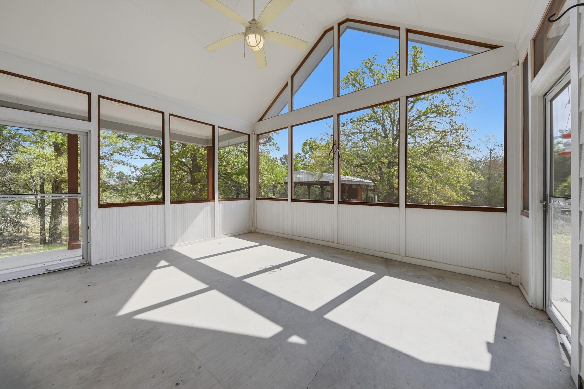 350 Owl Creek Rd, Giddings, TX 78942