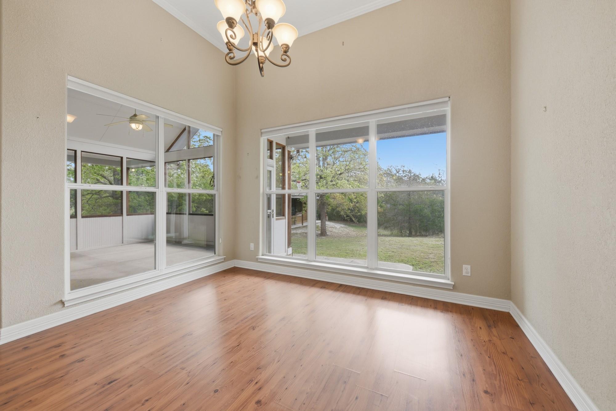 350 Owl Creek Rd, Giddings, TX 78942