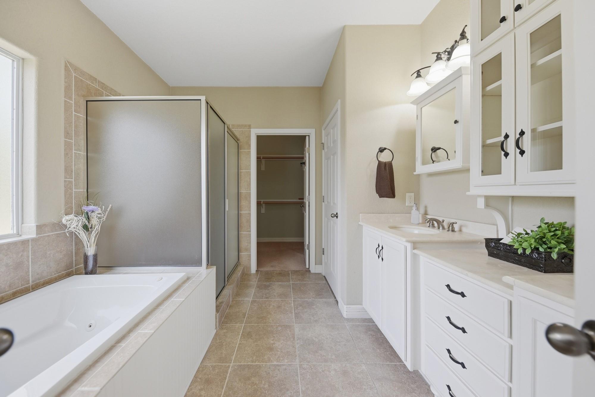 350 Owl Creek Rd, Giddings, TX 78942