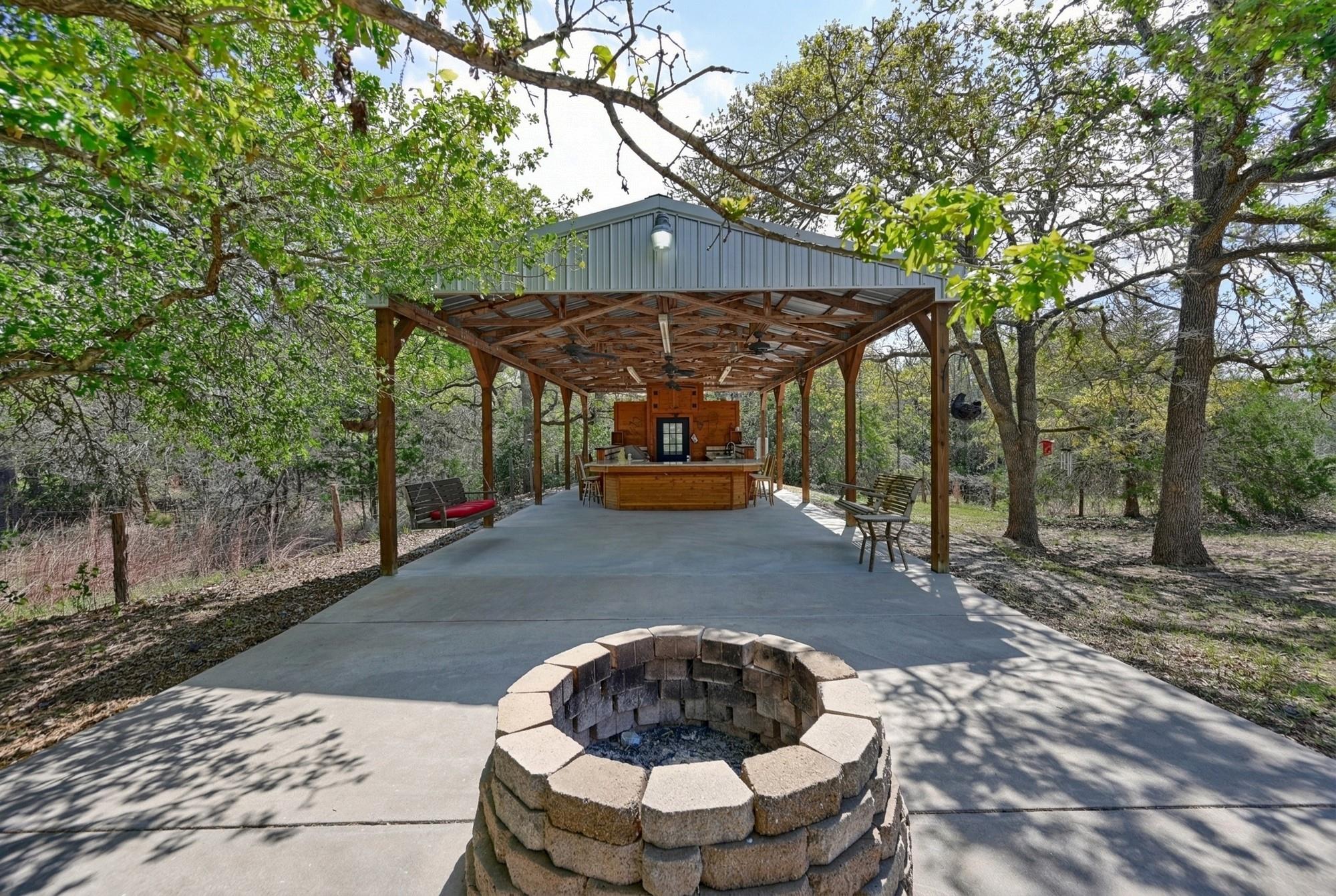 350 Owl Creek Rd, Giddings, TX 78942