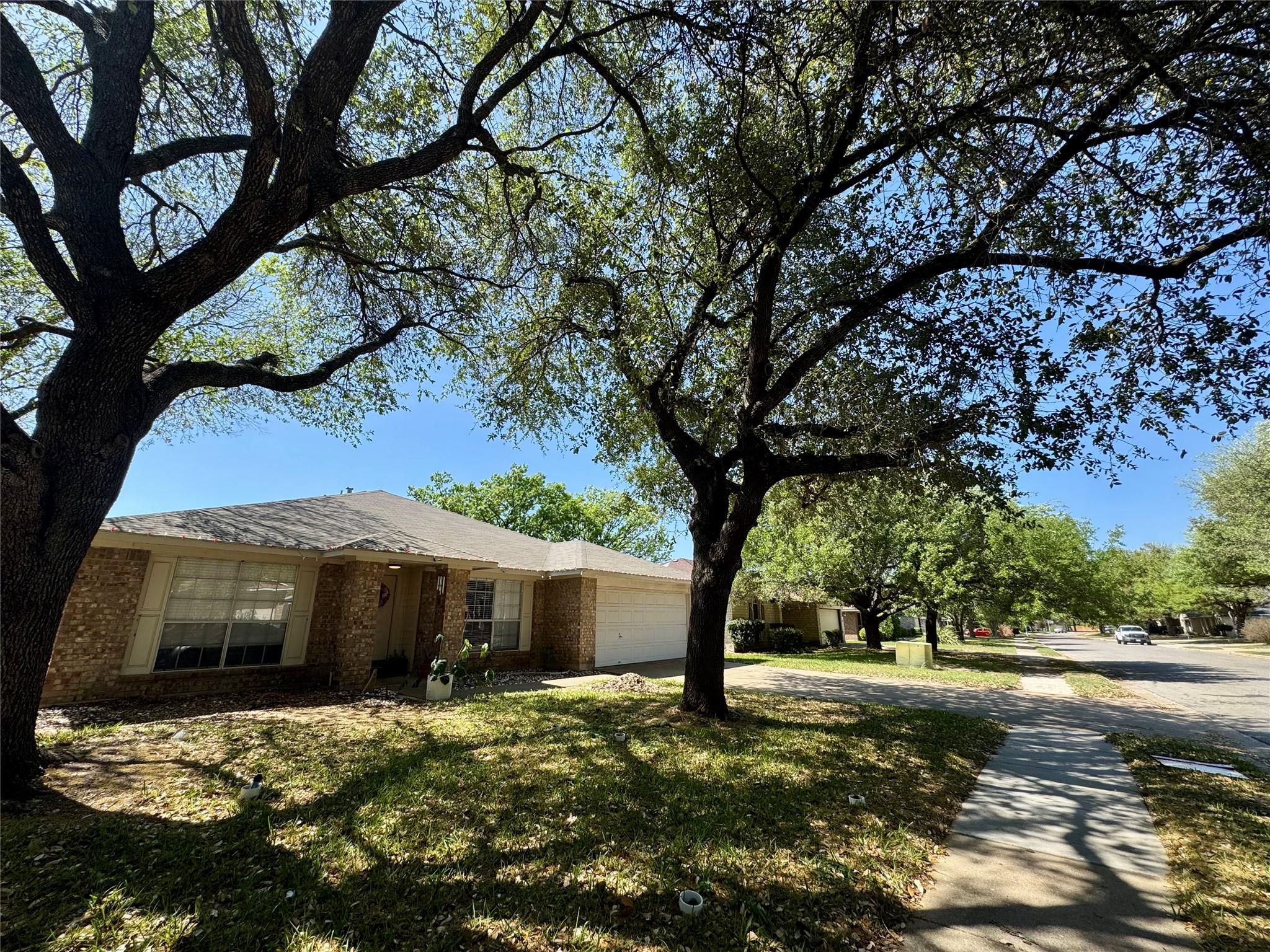 1208 Leah Ln, Round Rock, TX 78665