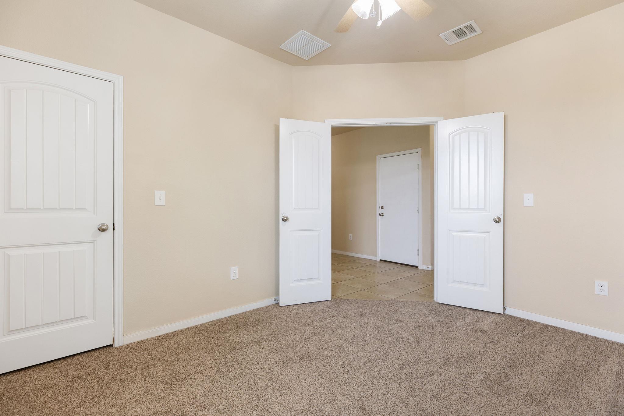 1900 Alvarado Dr, Round Rock, TX 78664