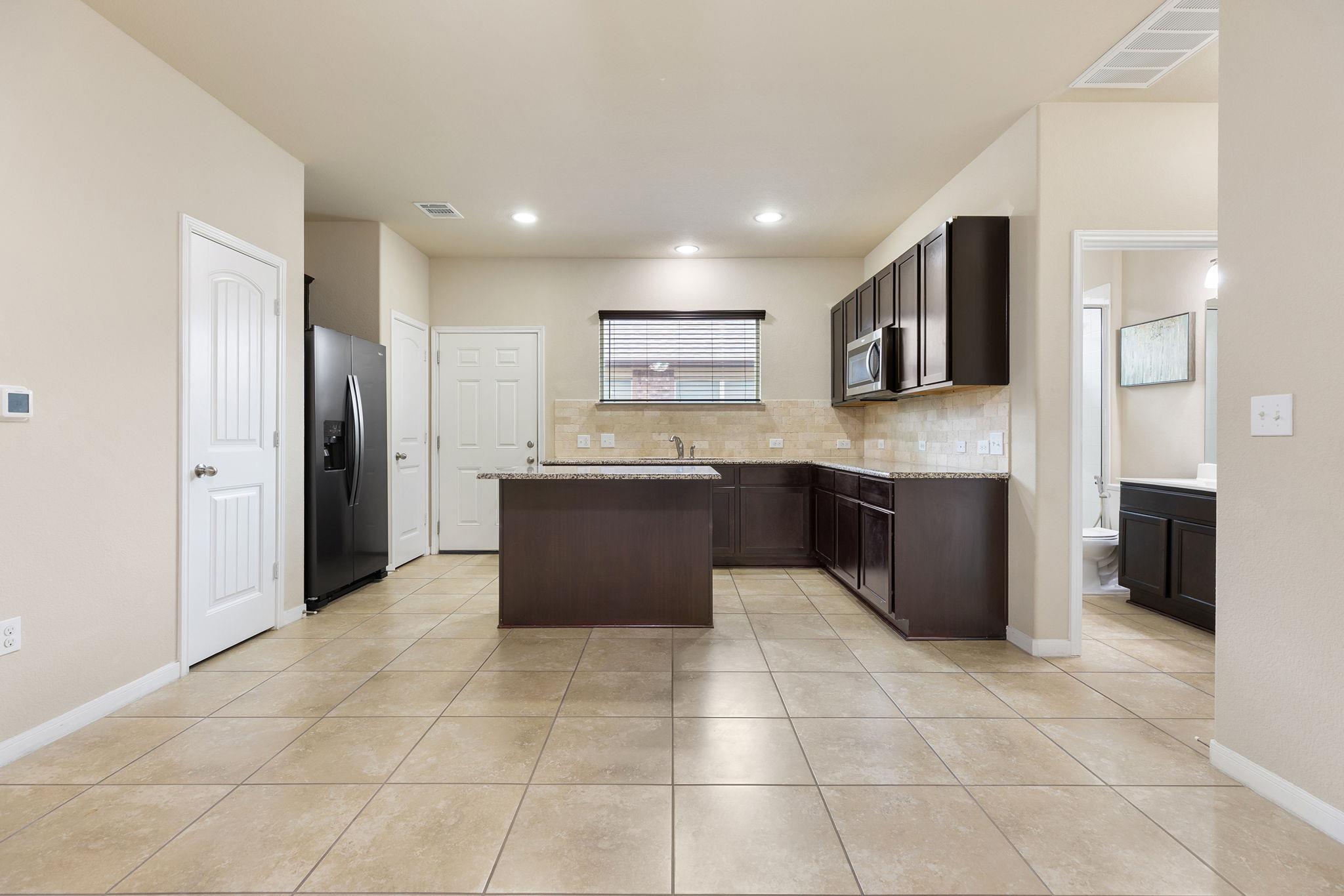 1900 Alvarado Dr, Round Rock, TX 78664