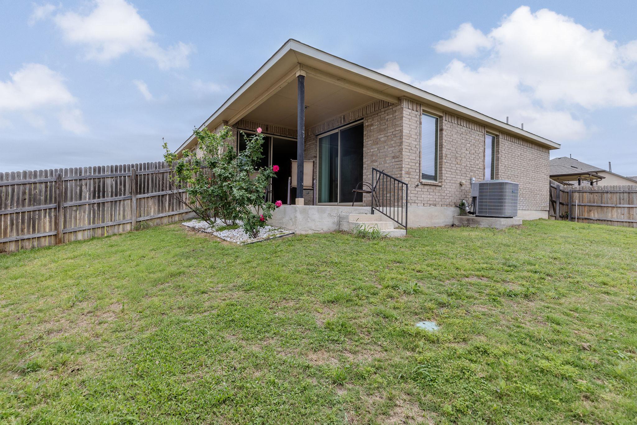 1900 Alvarado Dr, Round Rock, TX 78664