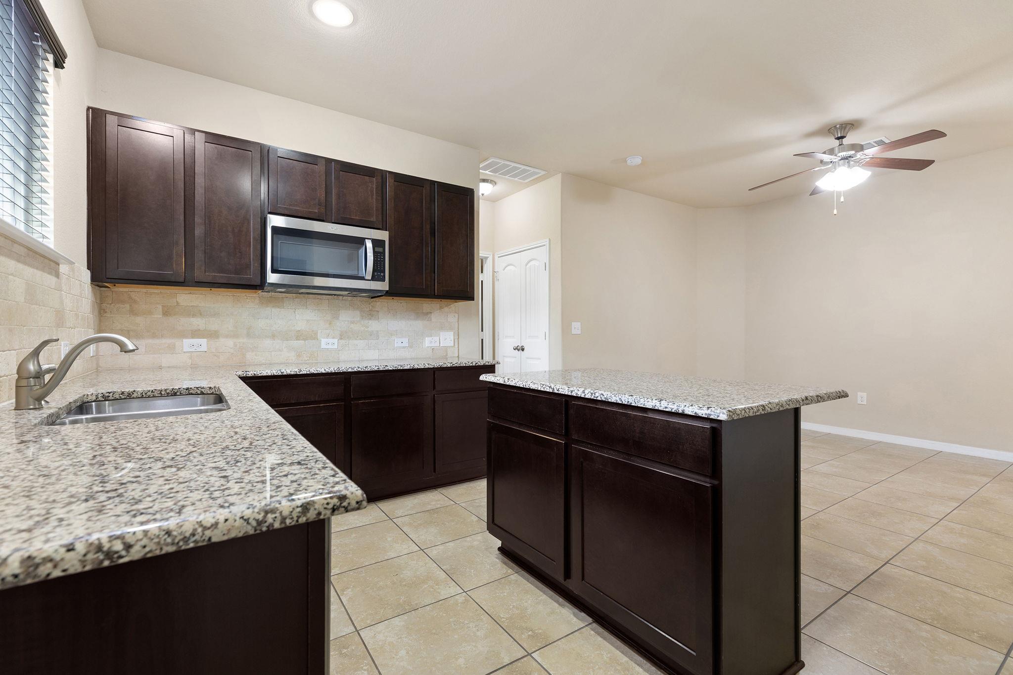 1900 Alvarado Dr, Round Rock, TX 78664