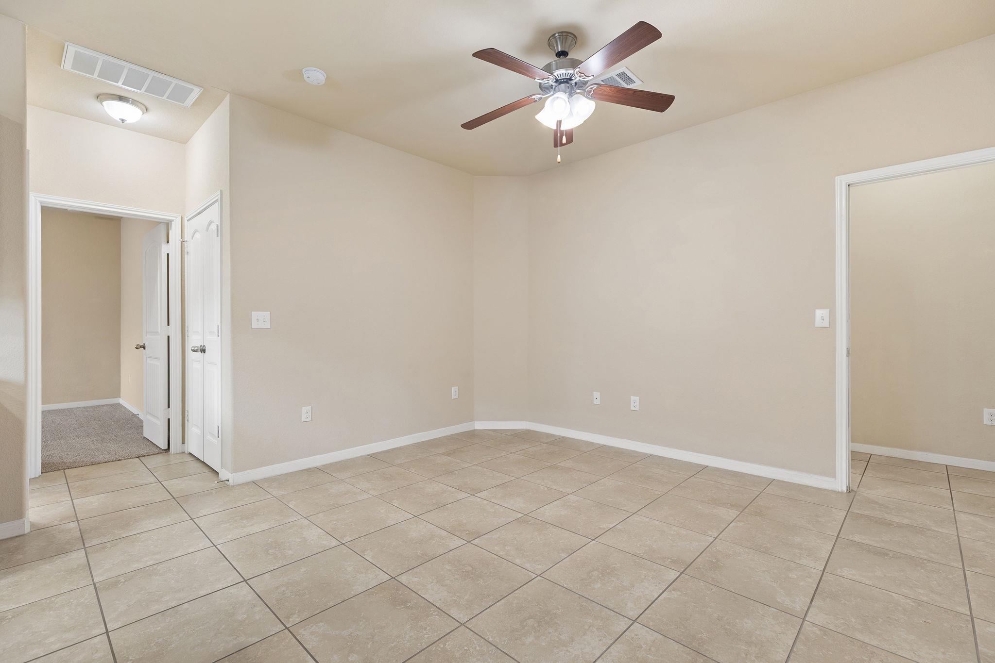 1900 Alvarado Dr, Round Rock, TX 78664