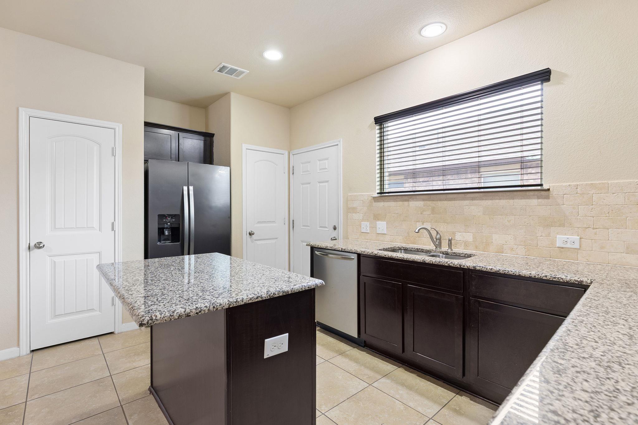 1900 Alvarado Dr, Round Rock, TX 78664