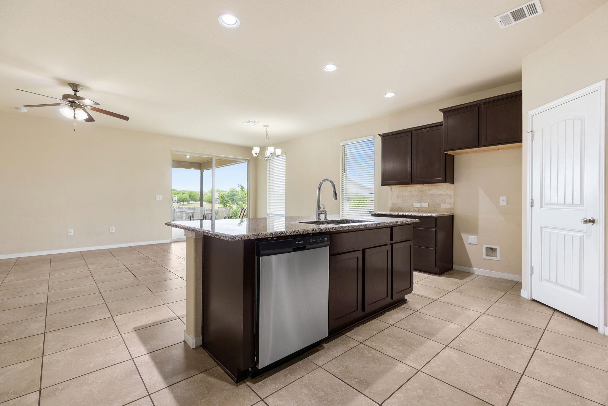 1900 Alvarado Dr, Round Rock, TX 78664