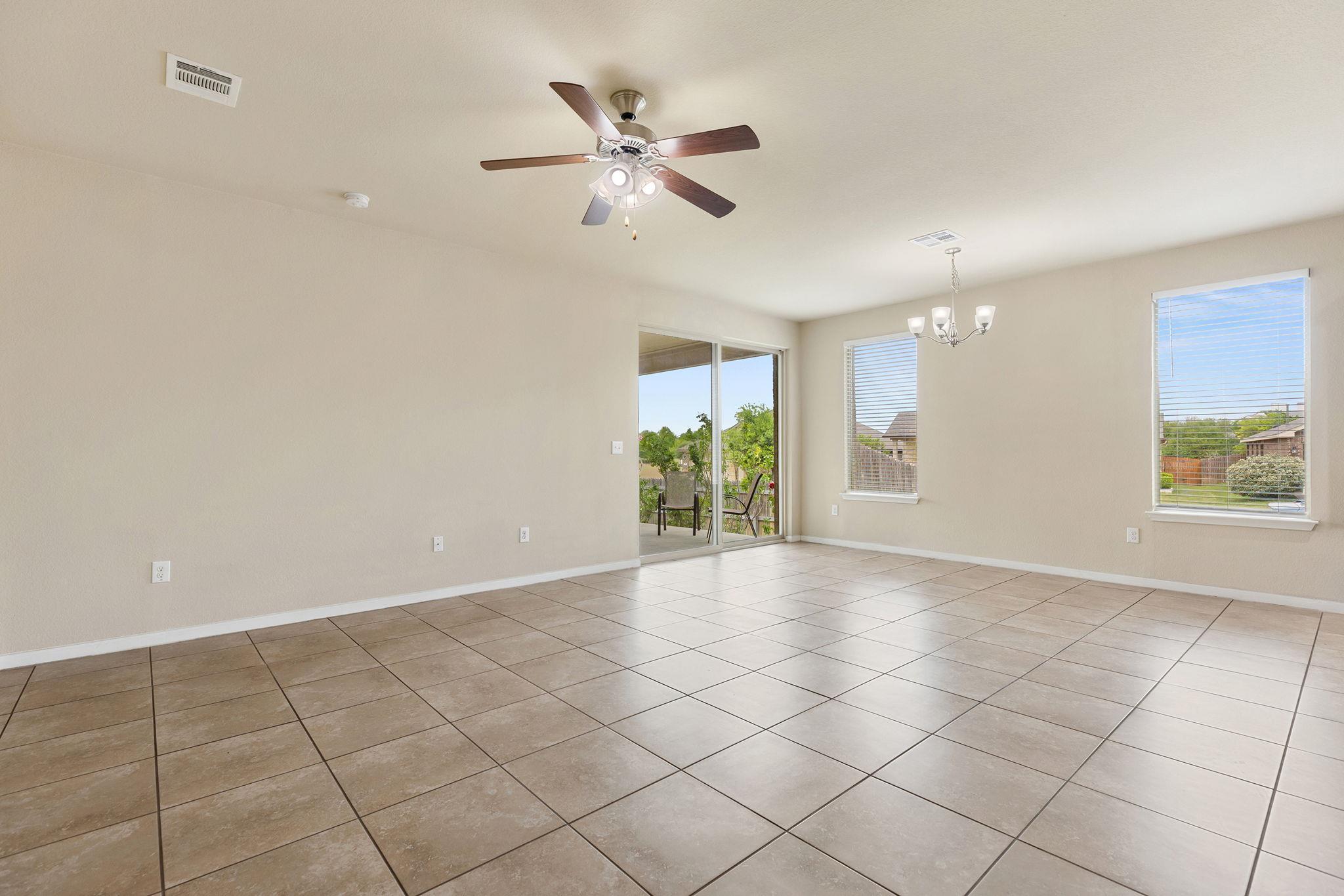 1900 Alvarado Dr, Round Rock, TX 78664