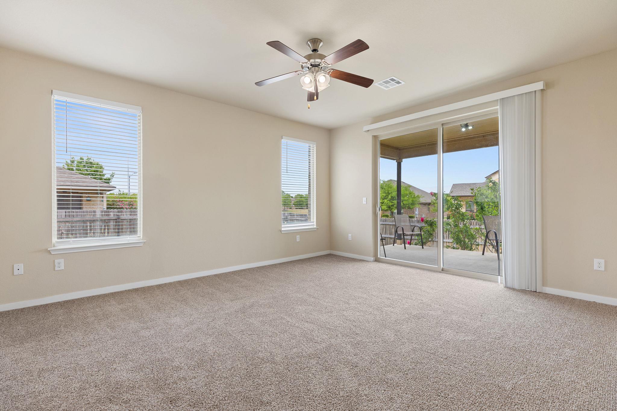 1900 Alvarado Dr, Round Rock, TX 78664