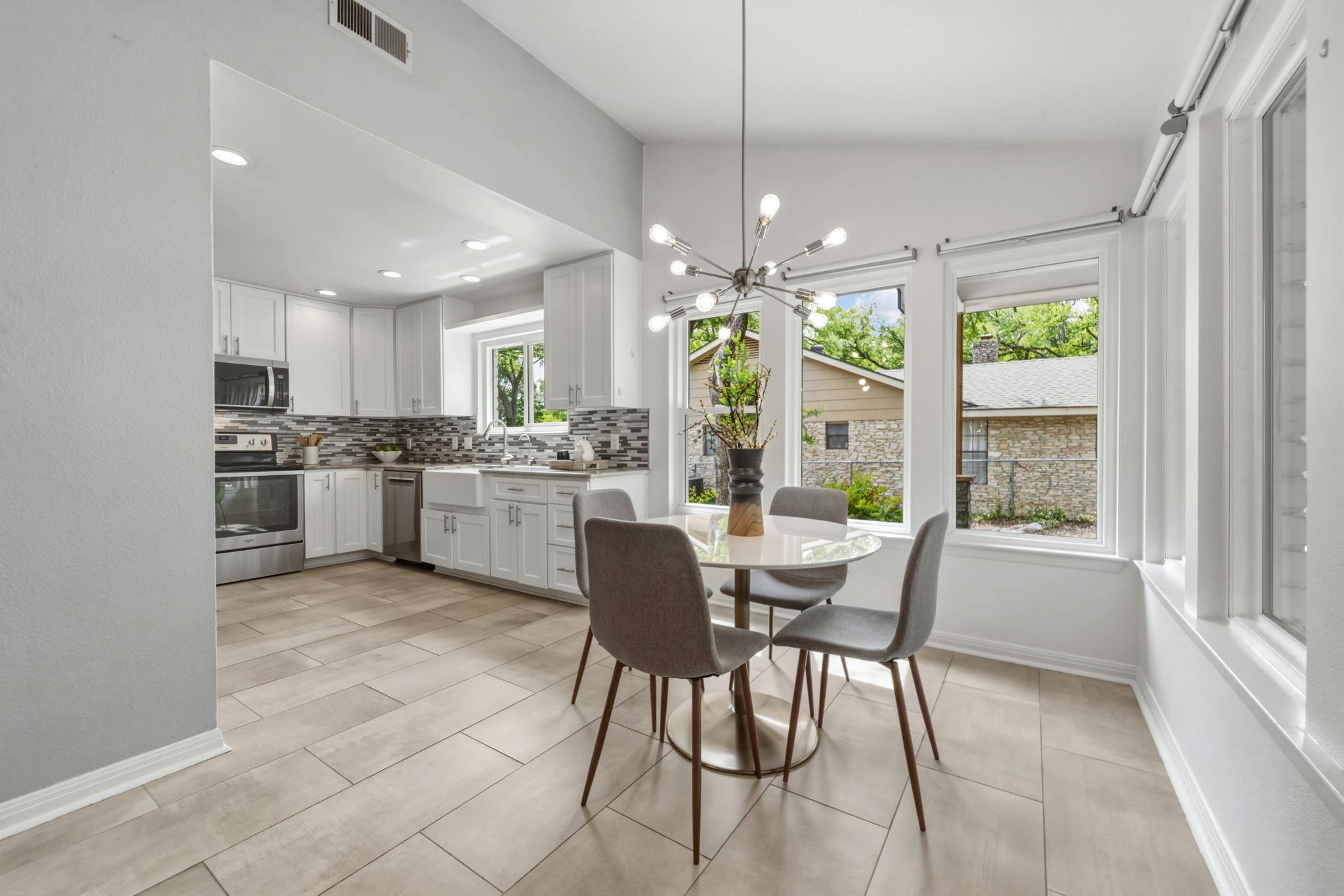 402 S Lake Creek Dr, Round Rock, TX 78681