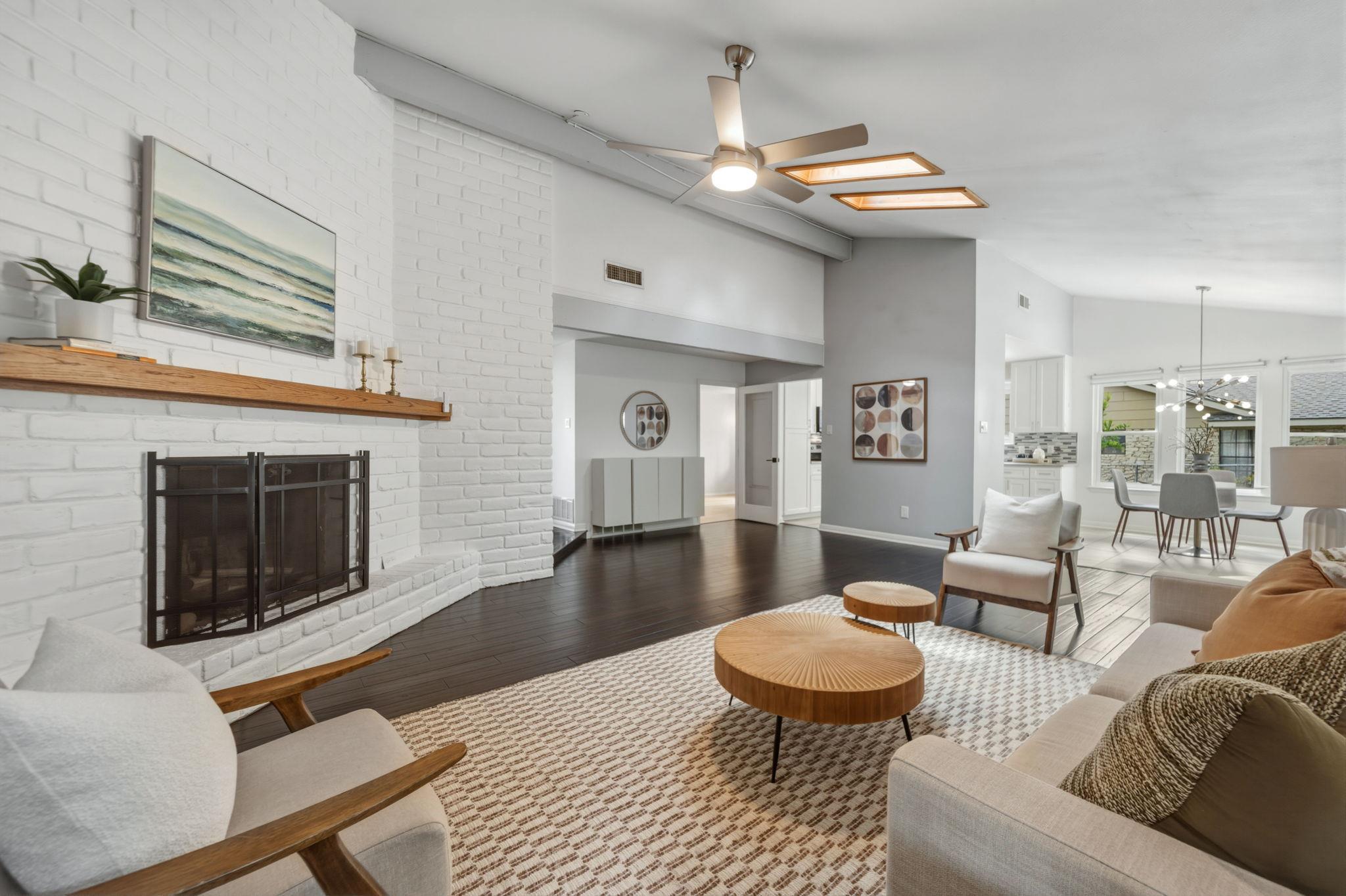 402 S Lake Creek Dr, Round Rock, TX 78681