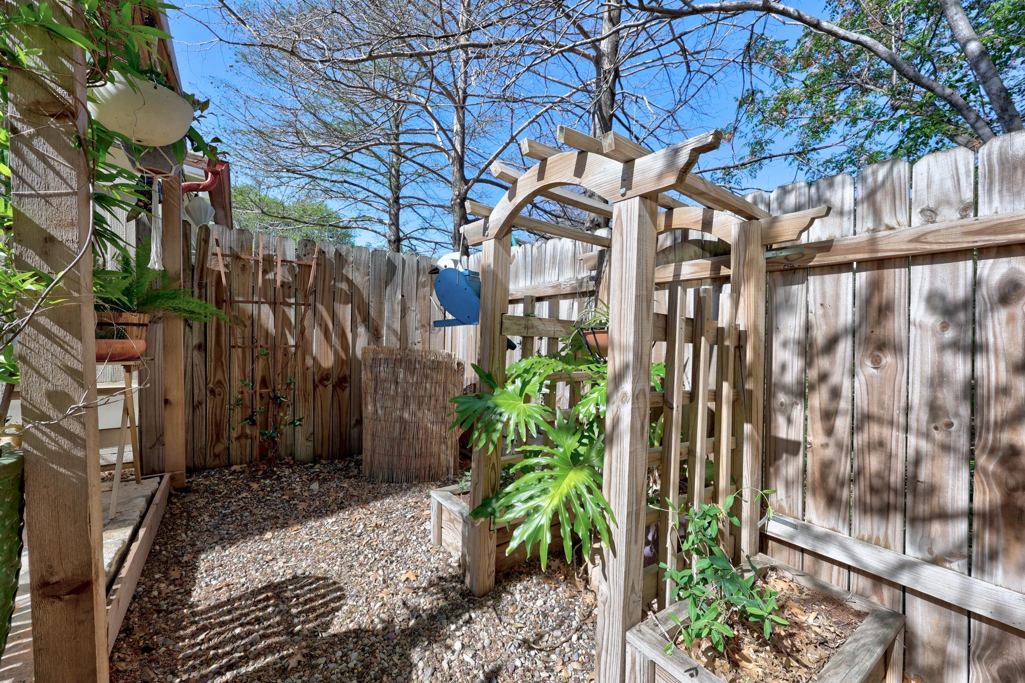 8906 Parkfield Dr # B, Austin, TX 78758